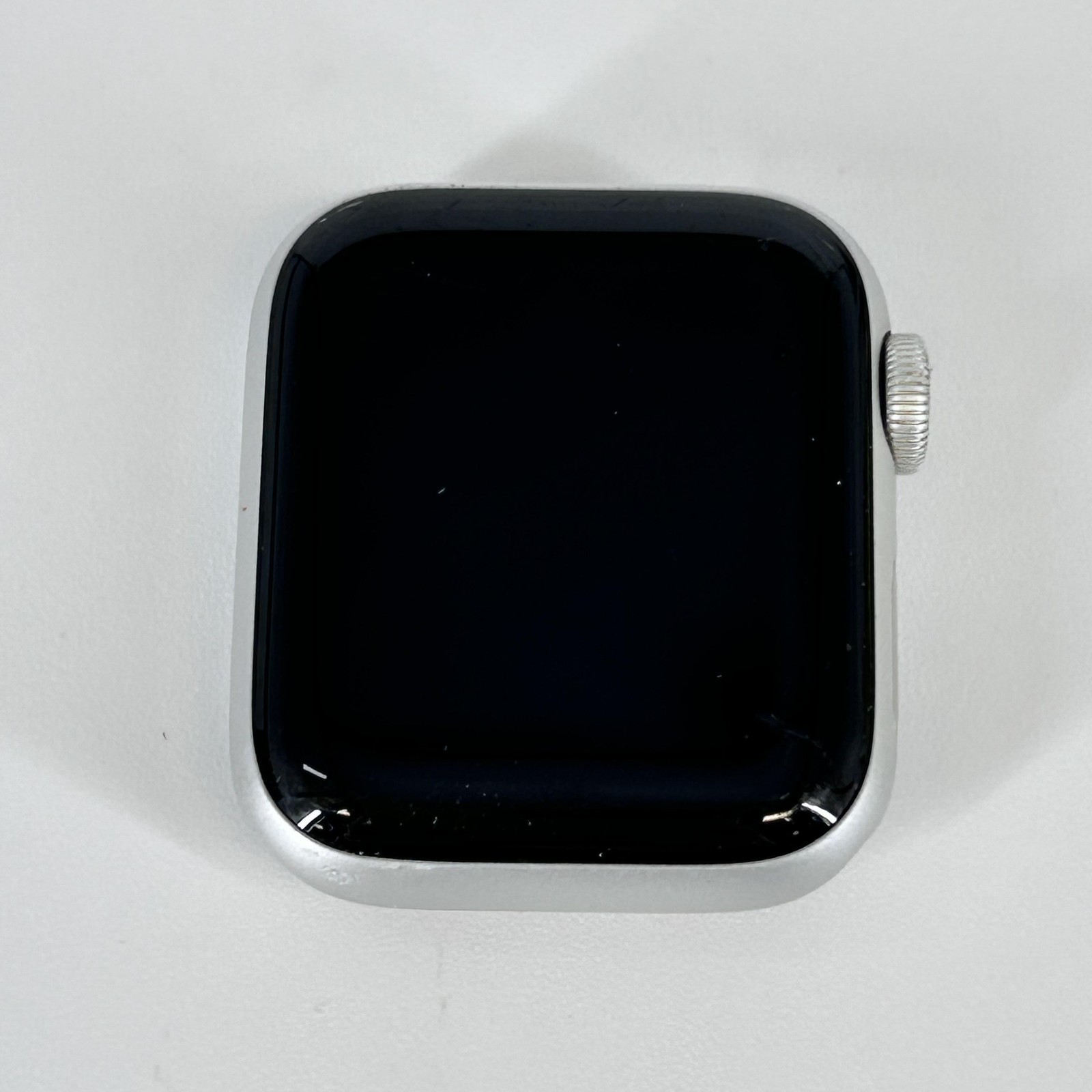 Apple Watch SE (1st Gen) 40mm Silver Aluminum (GPS) w/ No Band – Fair