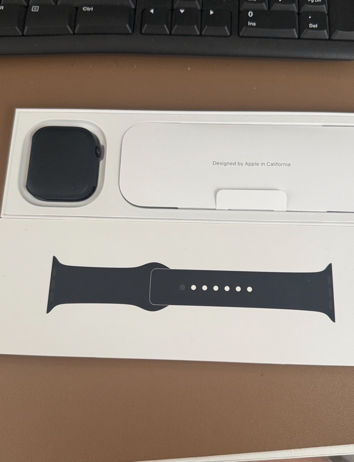 Apple Watch Series 11 46mm GPS Jet Black w/ M/L Black Sport Band MEUX4LW/A