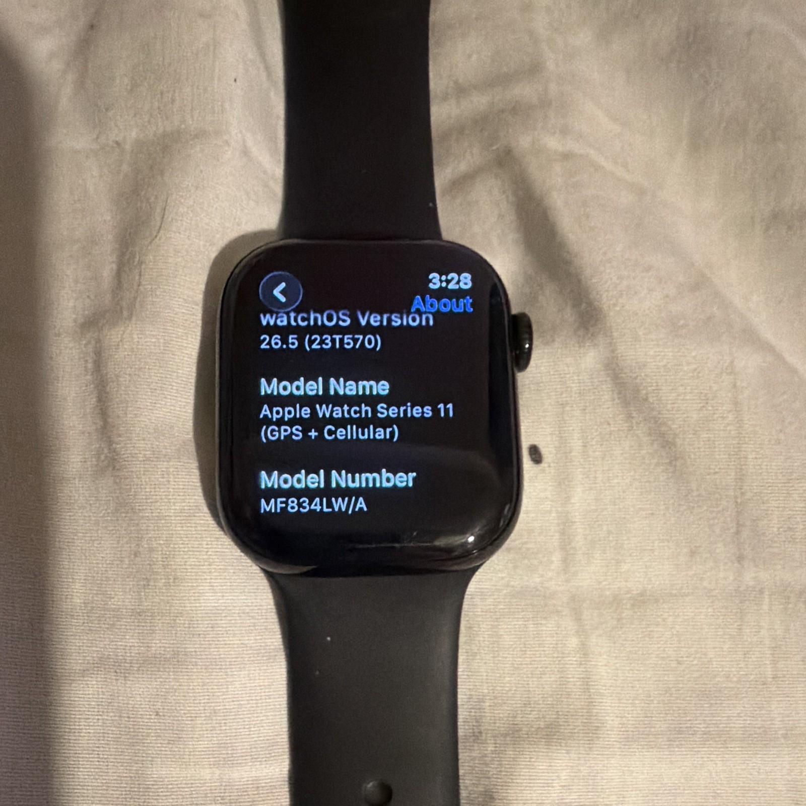 Apple Watch Series 11 GPS + Cellular 42mm Black Alu, Black Rubber Band 32GB