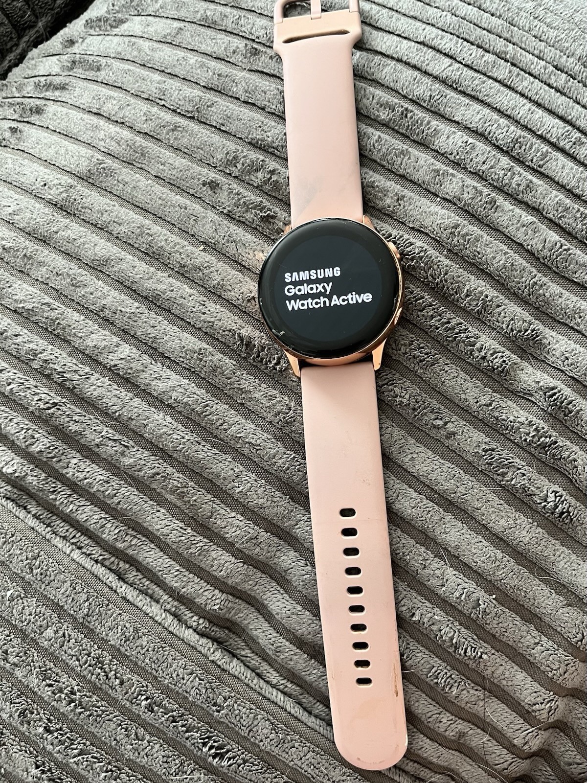 Samsung Galaxy Watch Active 40mm – Rose Gold (SM-R500NZDAXAR)