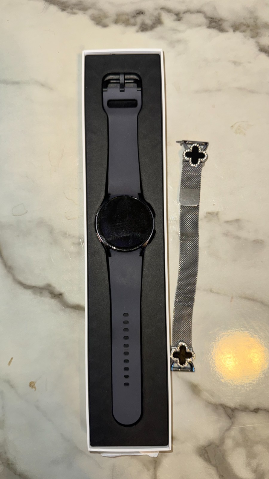 Samsung Galaxy Watch 6 40mm (Wi-Fi+Cellular) LTE Model SM-R935U – Graphite
