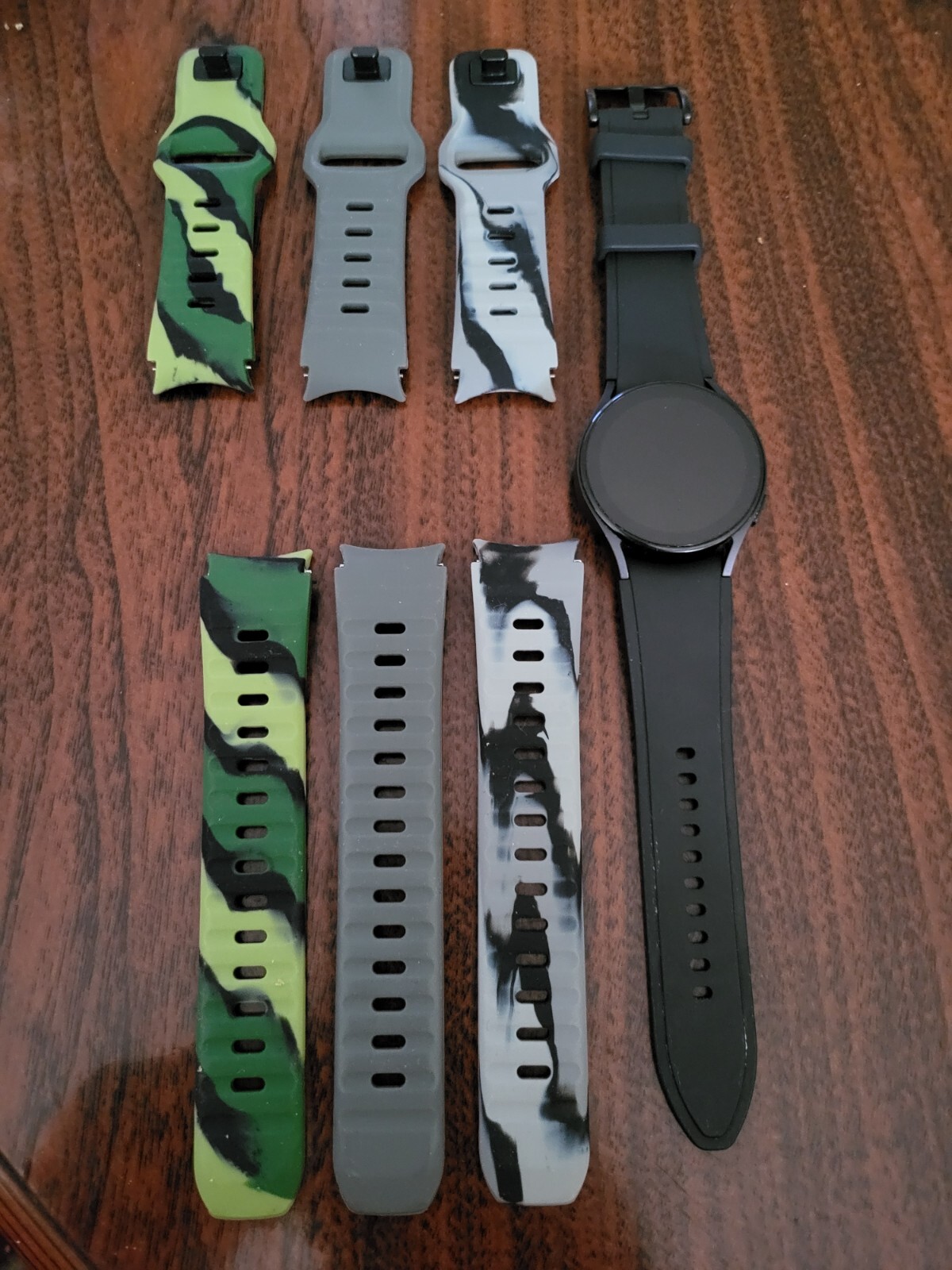 Samsung Galaxy Watch5 40 mm Face 20 mm Standard Strap with 3 free extra straps