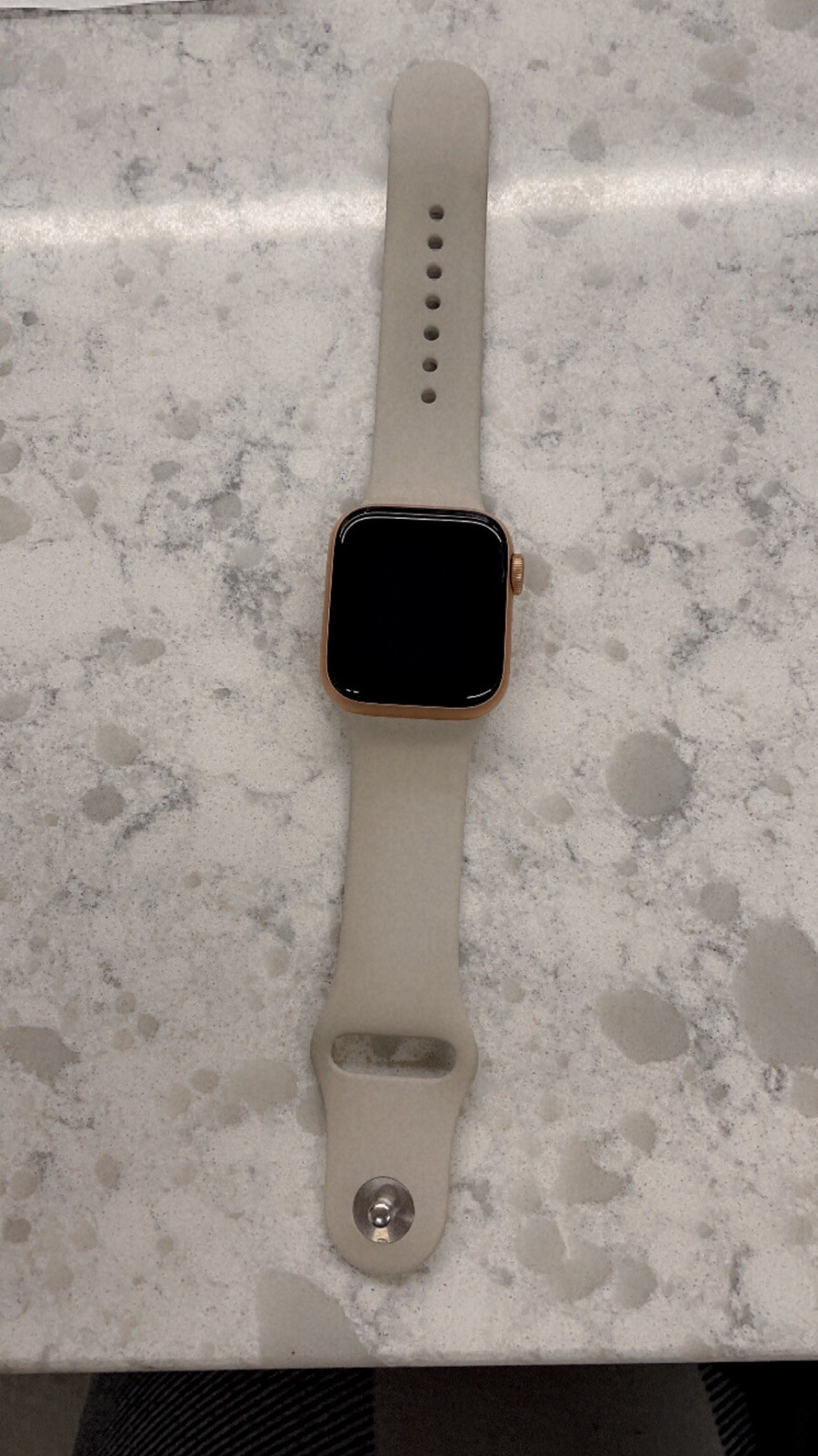 Apple Watch SE 40mm Gold Aluminum Case with Pink Sand Sport Band – Regular (GPS
