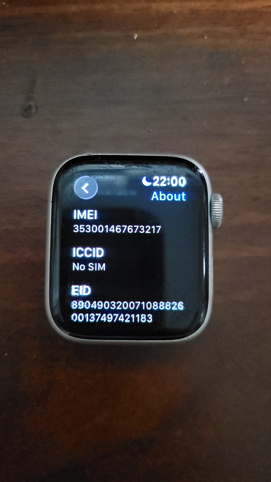Apple Watch SE (2022) 40mm Starlight Aluminum Case, GPS + Cellular – No Band