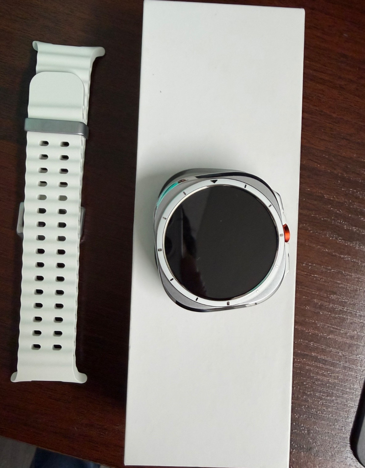 Samsung Galaxy Watch Ultra 2025 Titanium White SM-L705U GPS Cellular 47mm LTE