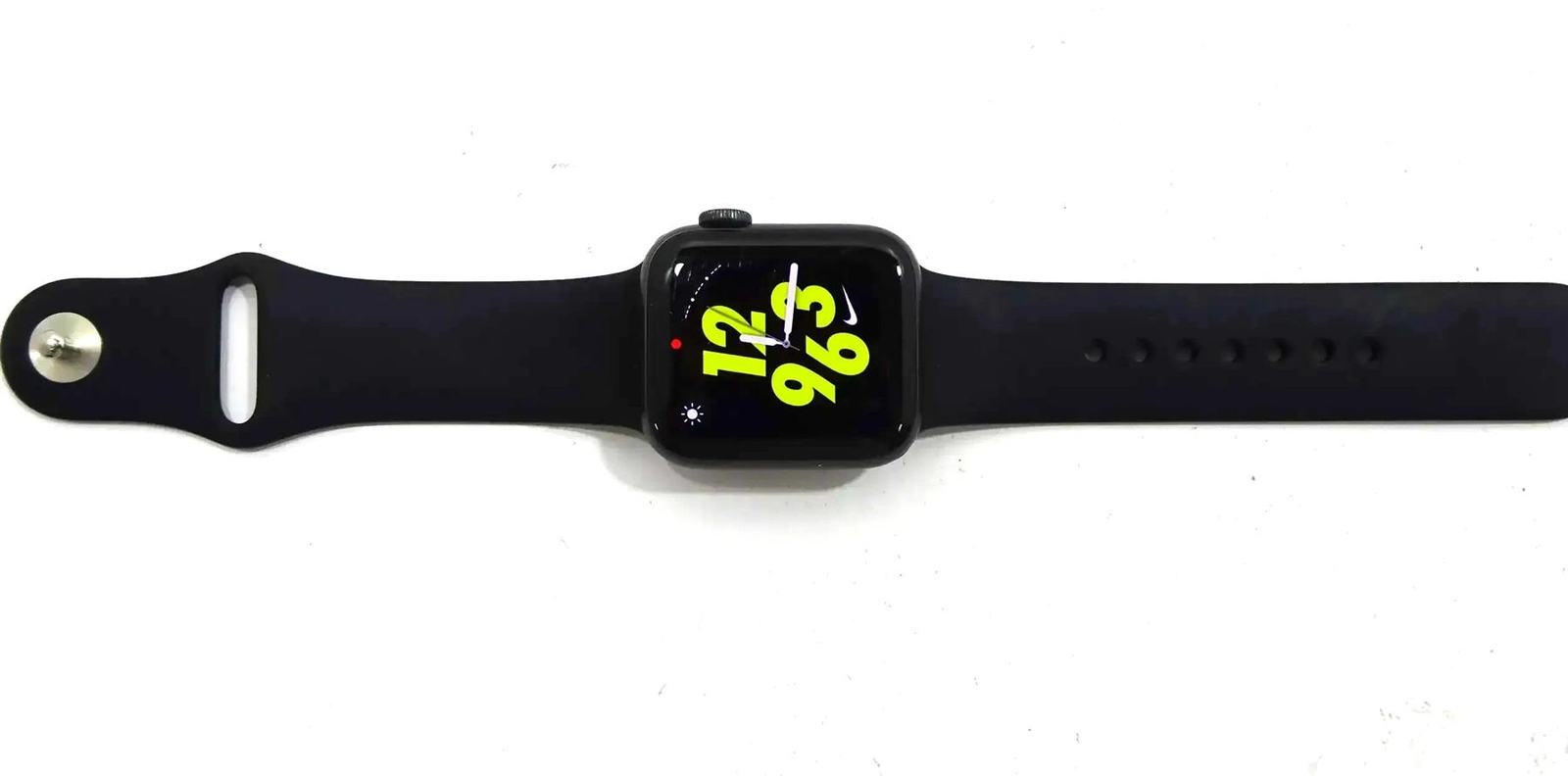 APPLE Watch Series 6 GPS – 40MM Aluminum Case MG133LL/A – Black