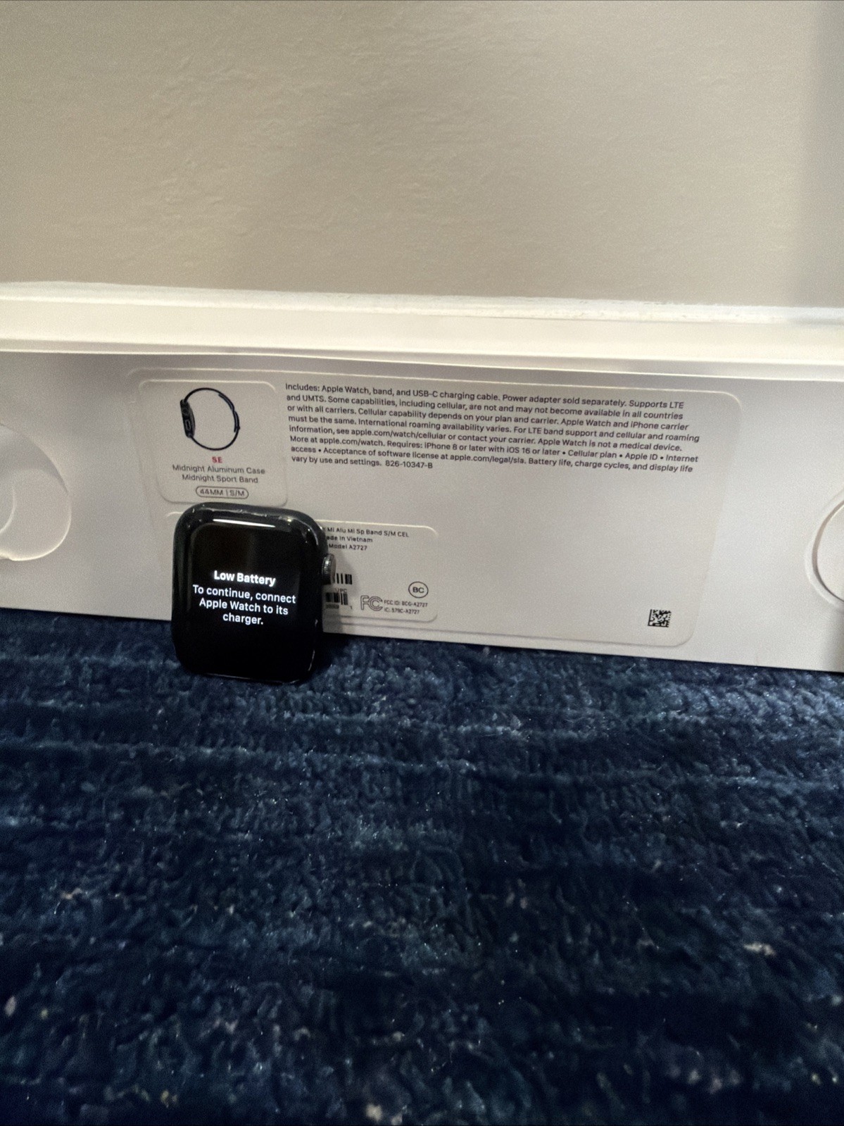 Apple Watch SE 2nd Gen 44mm New Band W/ Box New Screen WiFi Verizon A2727 Pics!