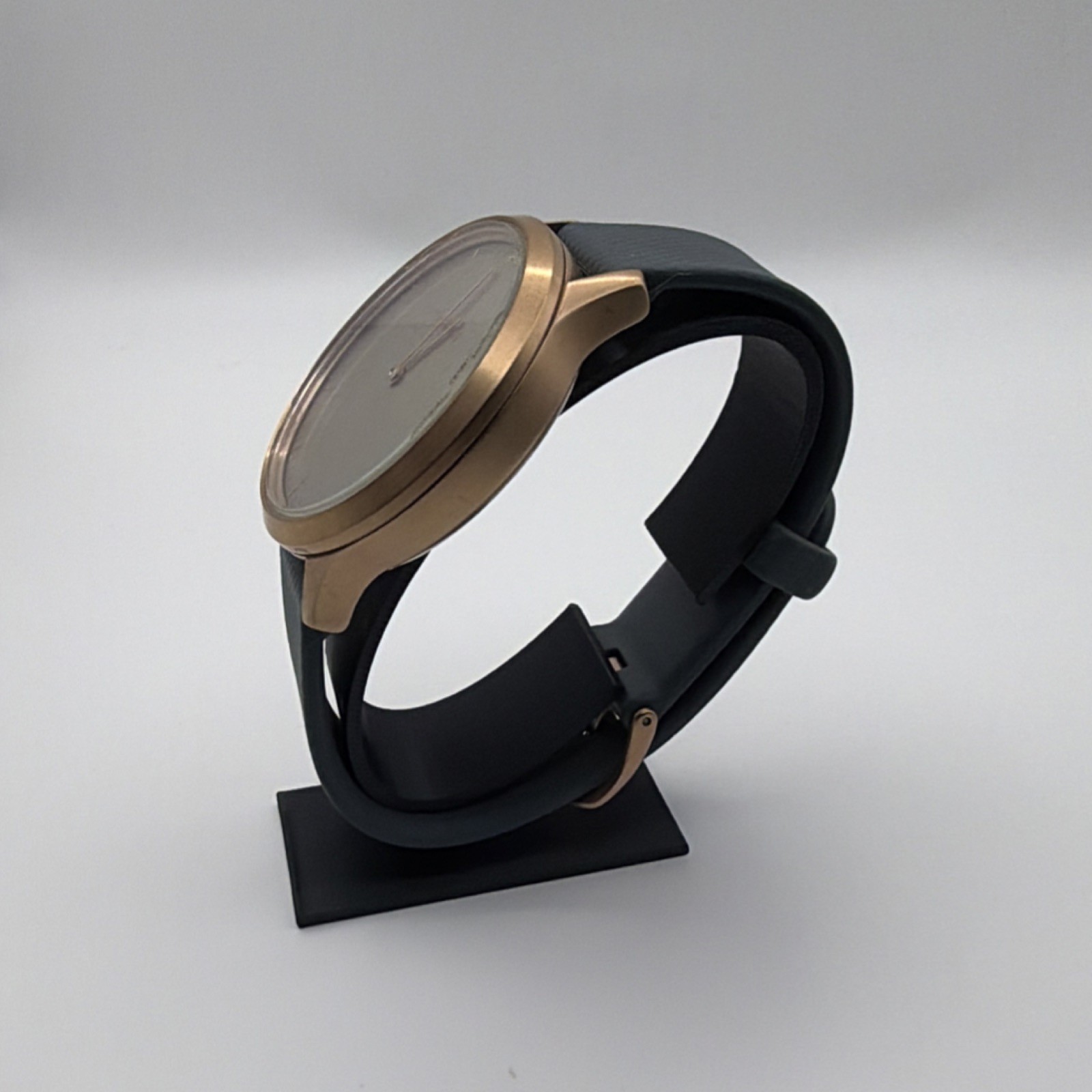 Garmin Vivomove HR 39mm Gold Aluminum Case Black Silicone Band HR Android iOS
