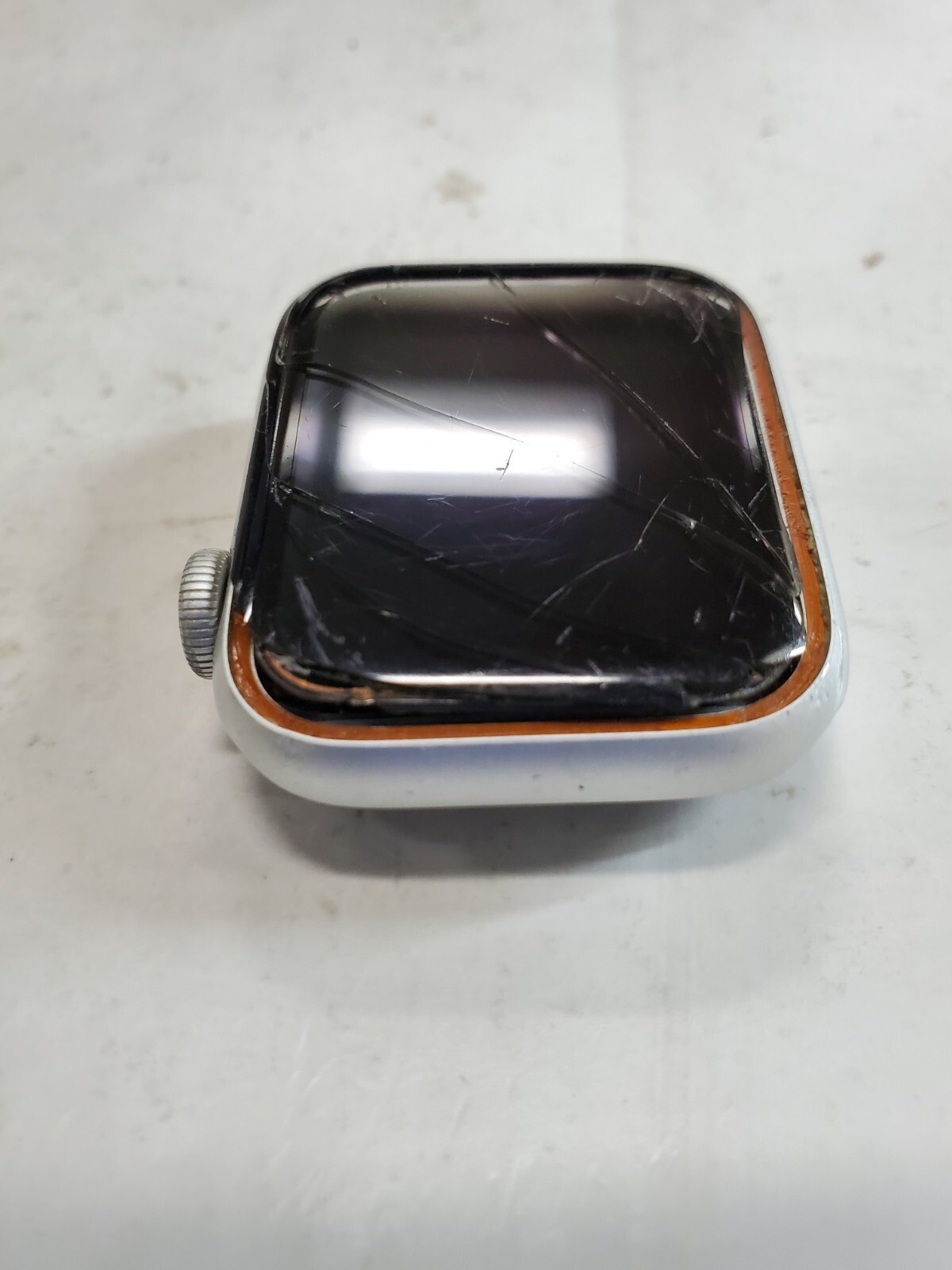 Apple Watch Series 6 40m A2293 GPS + Cellular Silver Aluminum – For Part – 37HN
