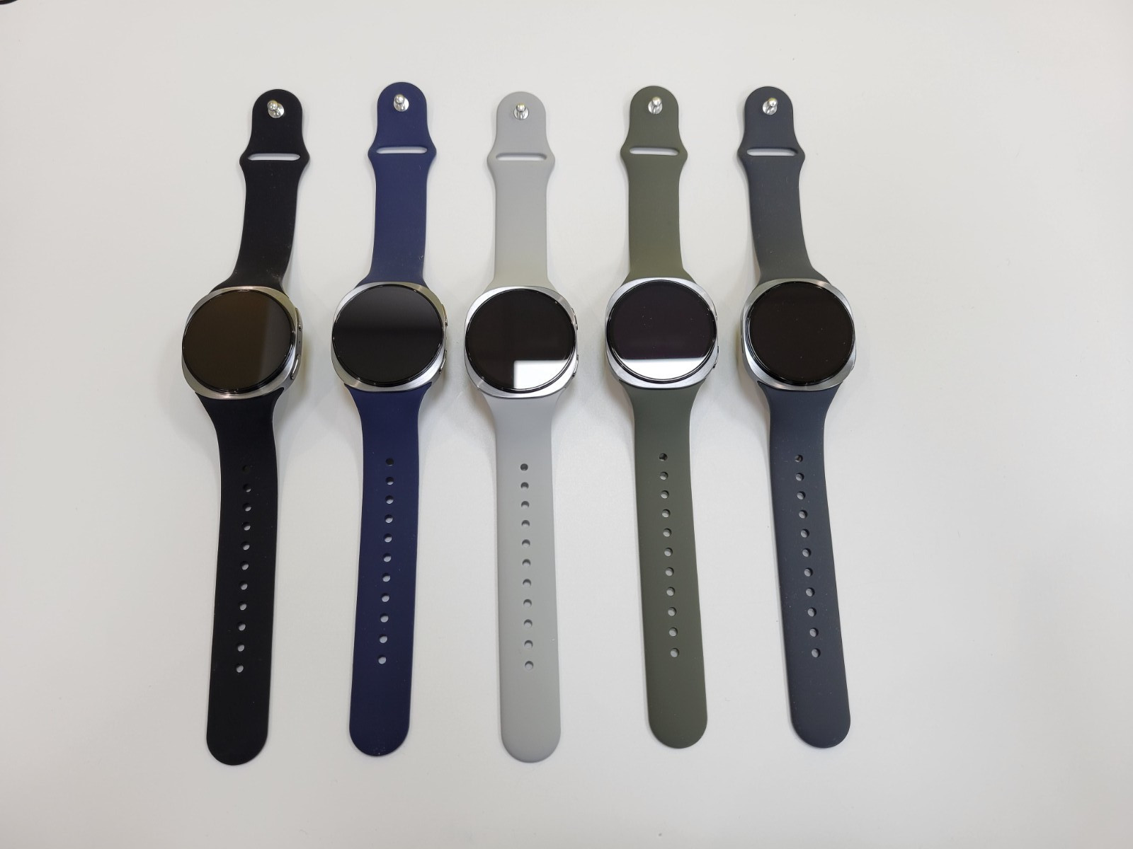 Samsung Galaxy Watch 8 LTE 40mm Unlocked Smartwatch L325U – Excellent