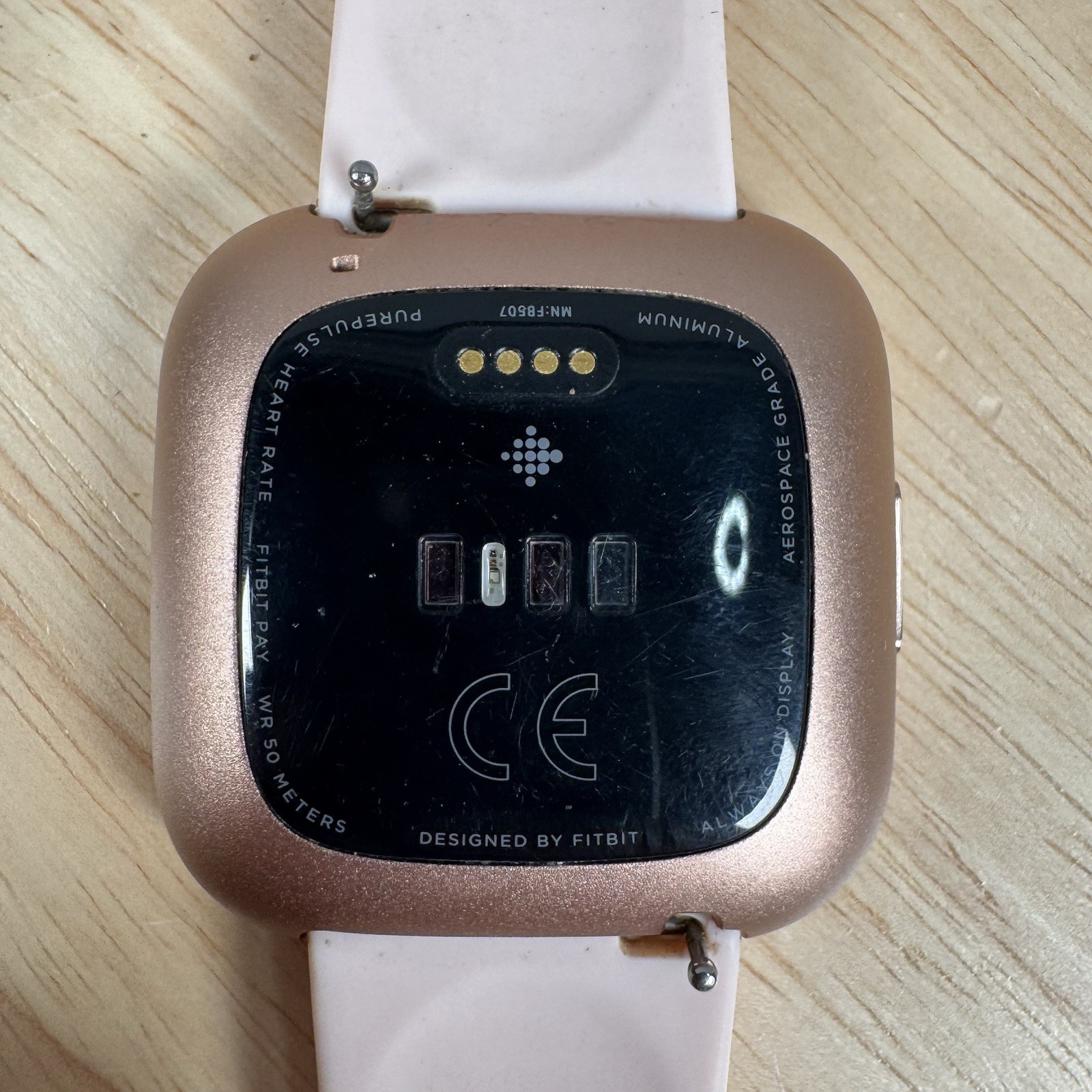 Fitbit Versa 2 – Health & Fitness Smart Watch Copper Rose / Pink Band FB507