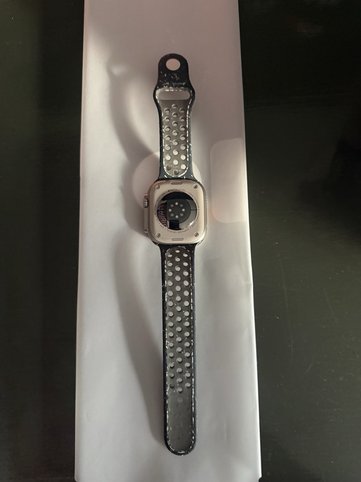 Apple Watch Ultra 2 49mm GPS+Cell Titanium Case w Nike Sport Band