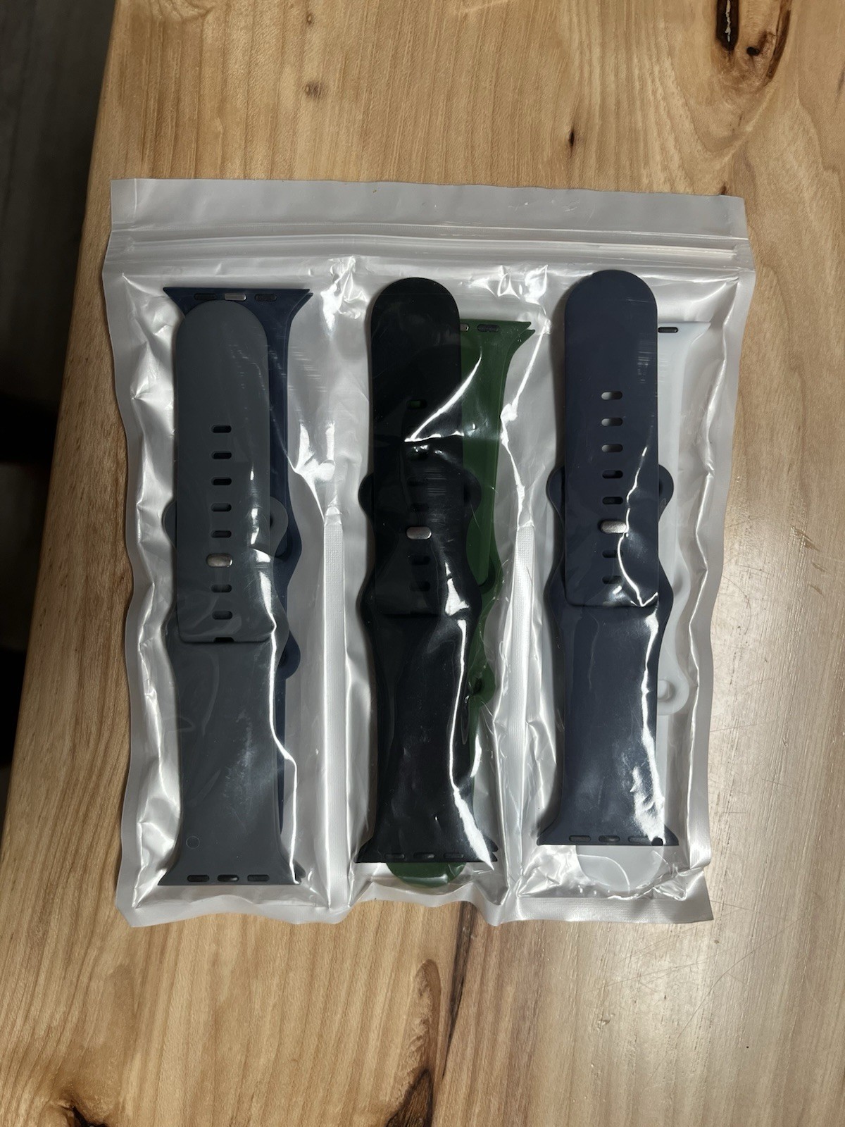 Apple Watch SE 40mm (A2353) Pack of Bands Included