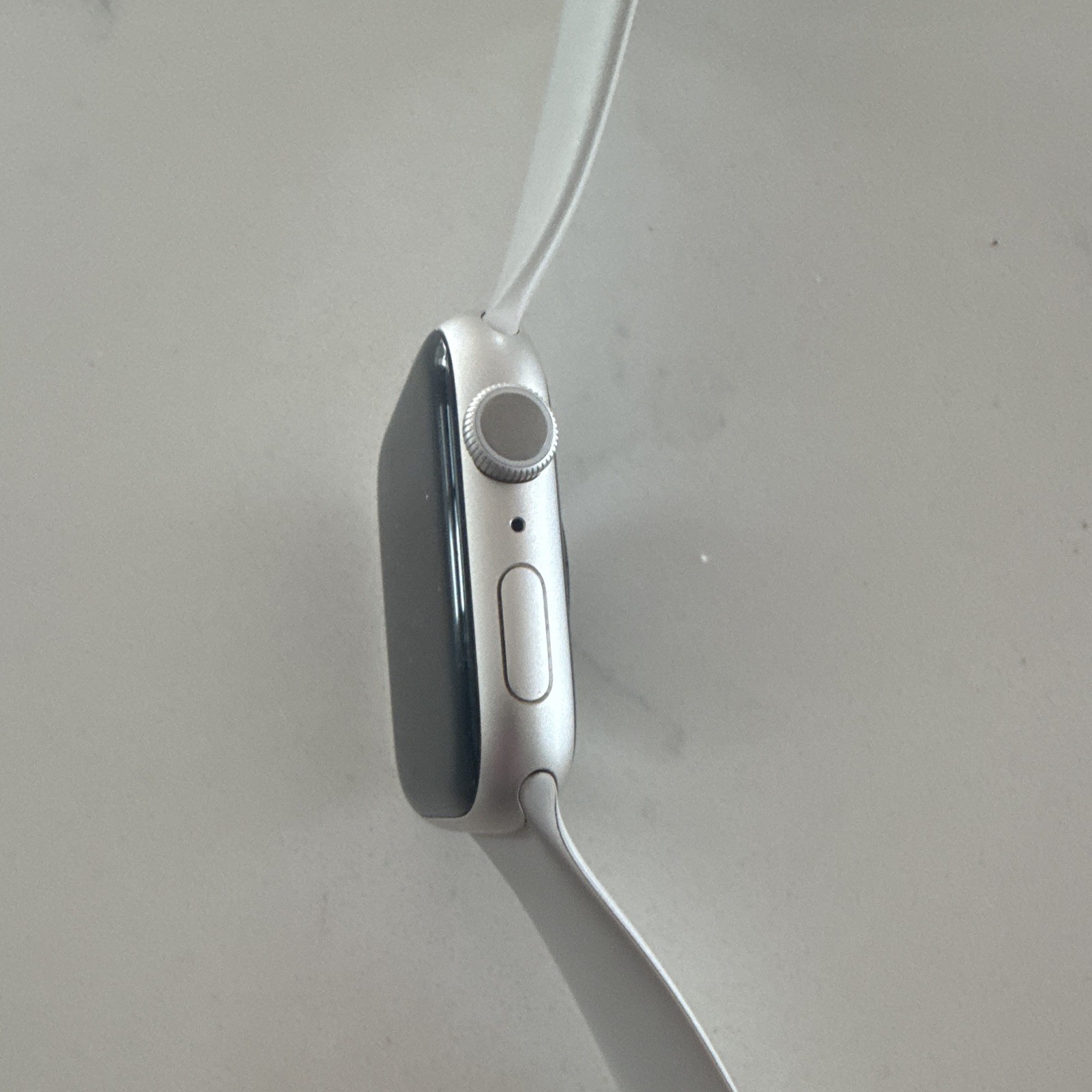 Apple Watch Series 8 41mm Silver Aluminum, White Silicone Band, 32GB Unlocked