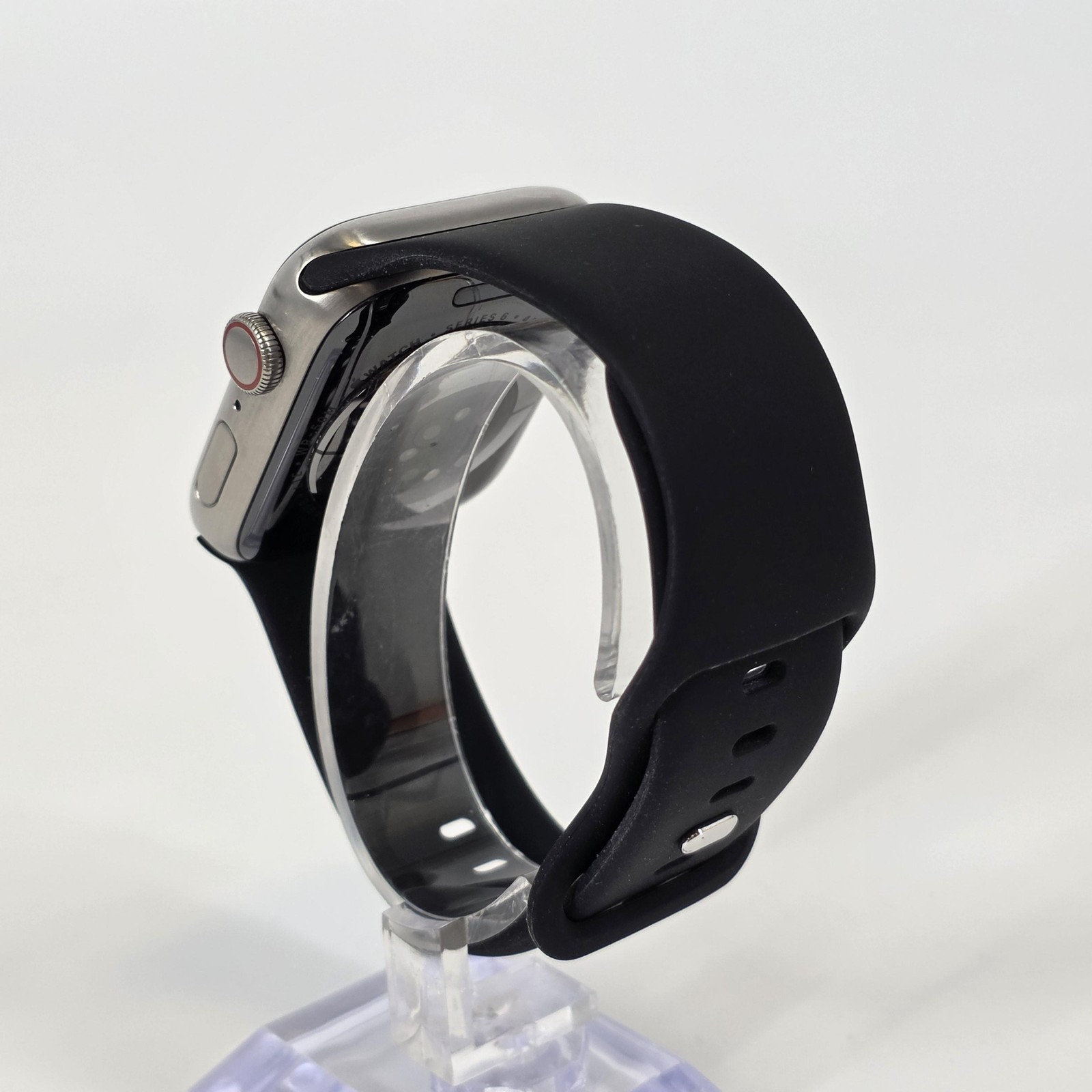 Apple Watch (Series 6) 44mm Silver Titanium (LTE) w/ Black Sport – Excellent