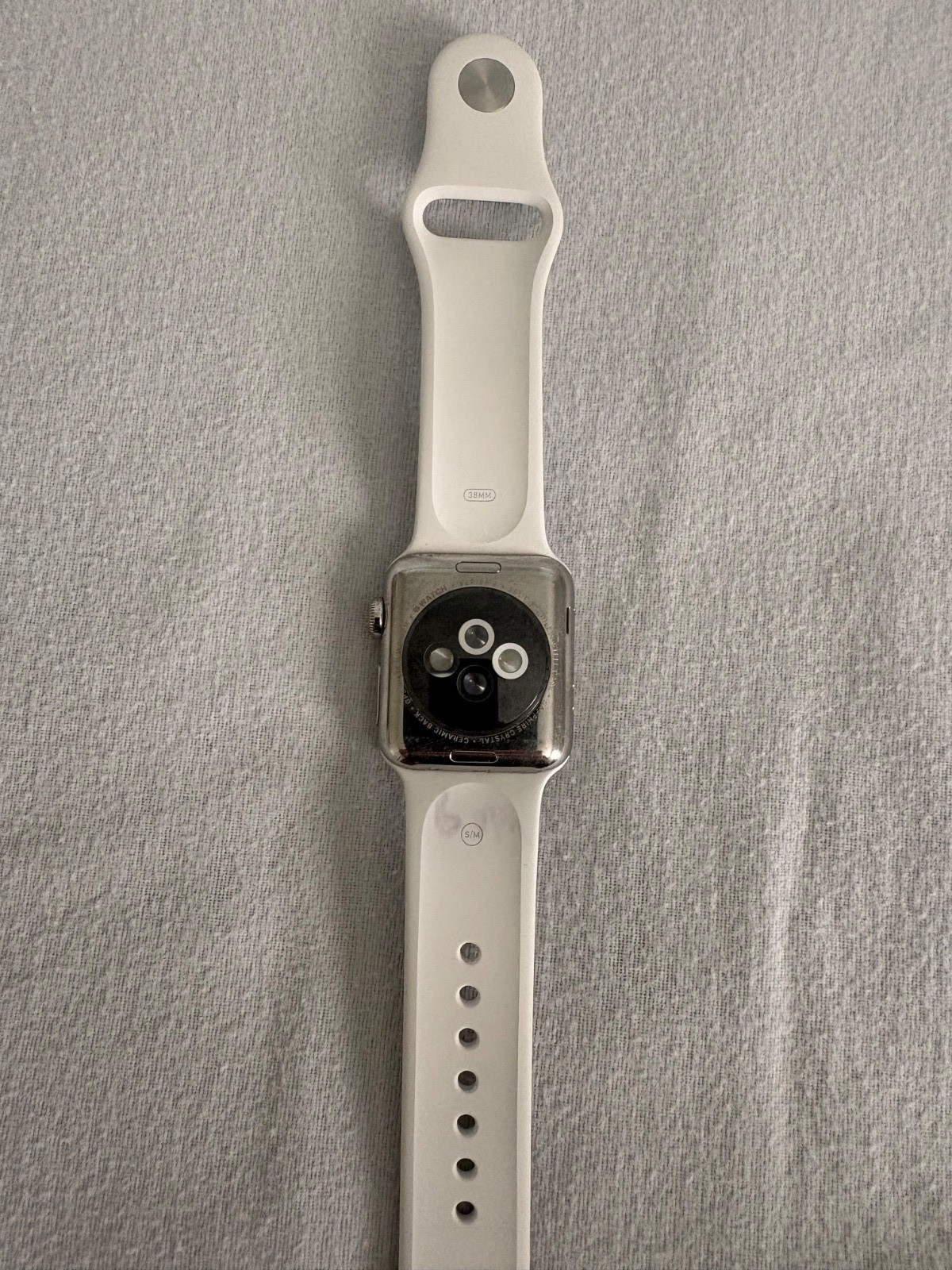 Apple Watch Series 3 – 38 mm Soft White Sport Band (GPS+Cellular) + 2 Free Bands