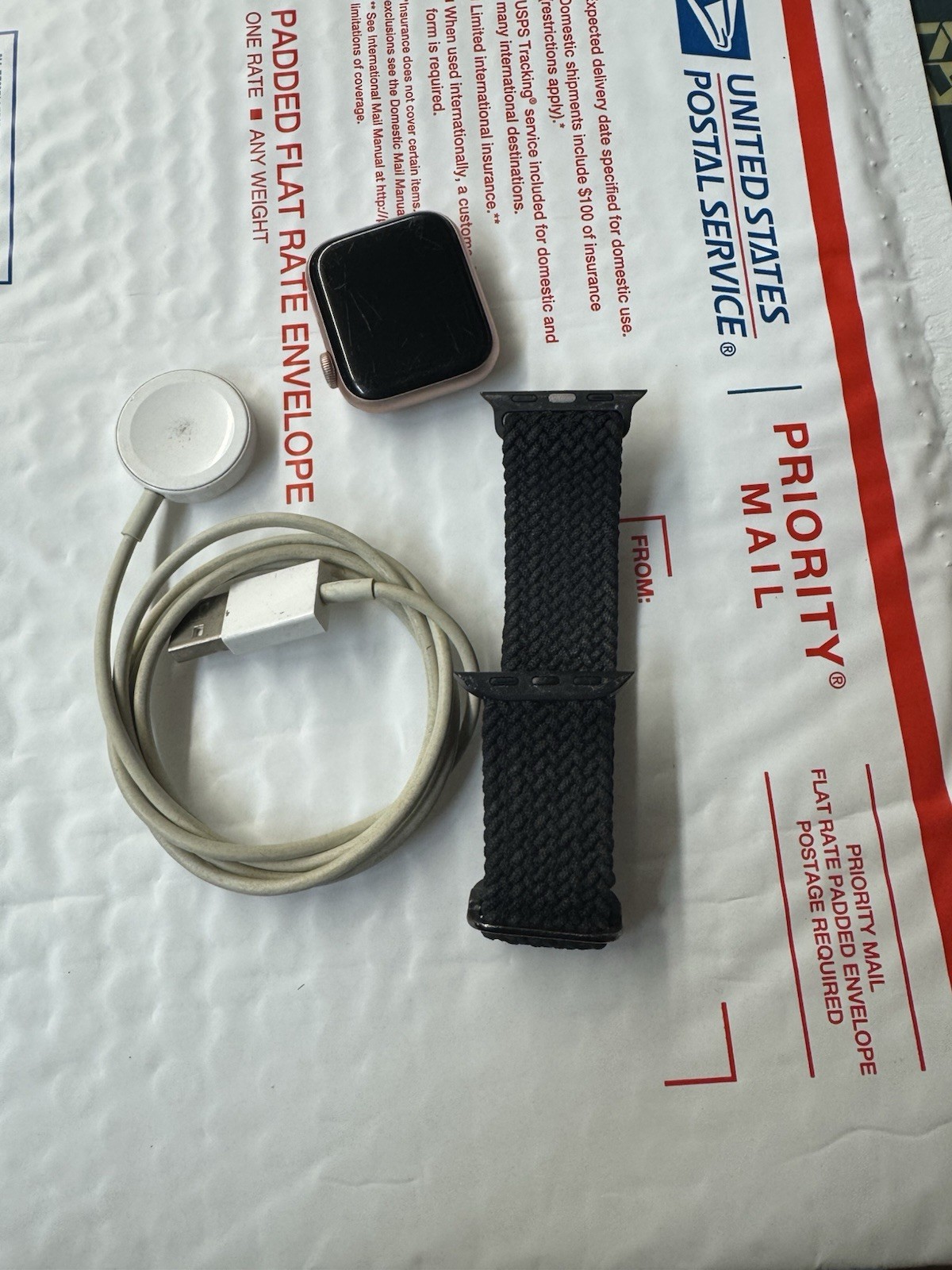 Apple Watch SE 1st Gen 40mm Gold Aluminum GPS + Cellular Generic Band