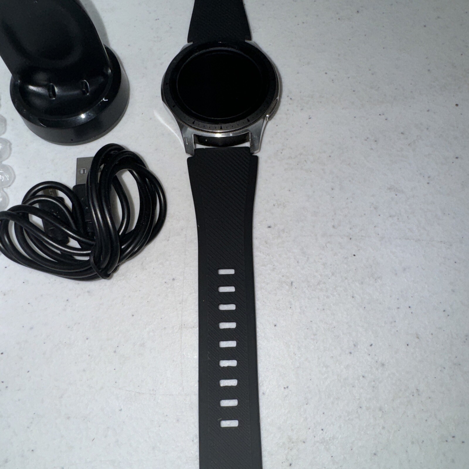 SAMSUNG Galaxy Watch (46mm, GPS, Bluetooth) – Silver/Black (US Version)
