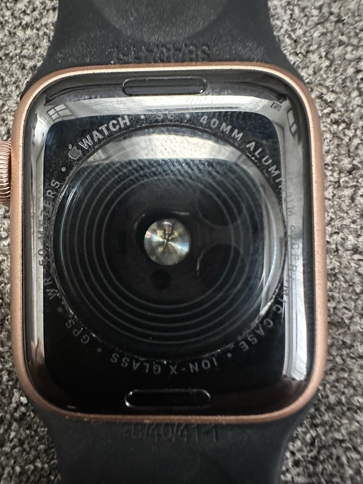 Apple Watch SE 1st Gen 40mm Rose Gold Aluminum