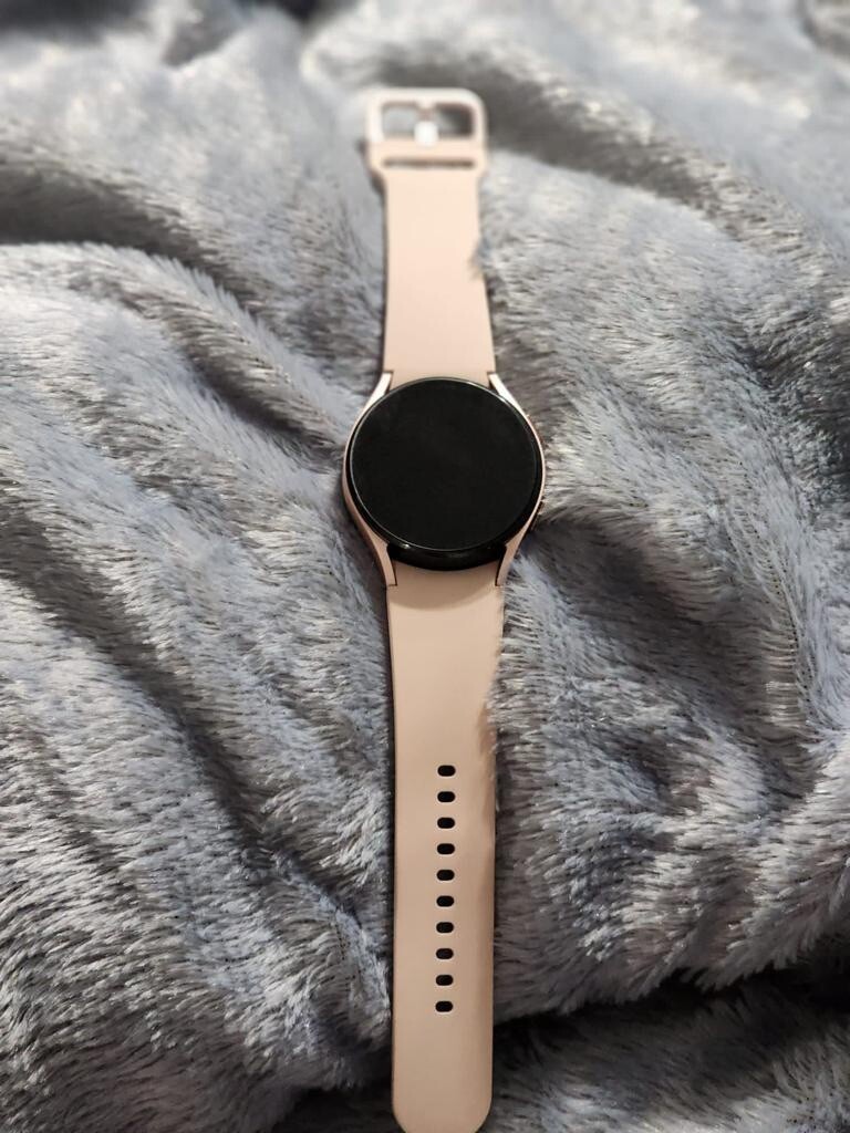 Samsung Galaxy Watch4 SM-R865 40mm Aluminum Case & Sport Band – Pink Gold BUNDLE