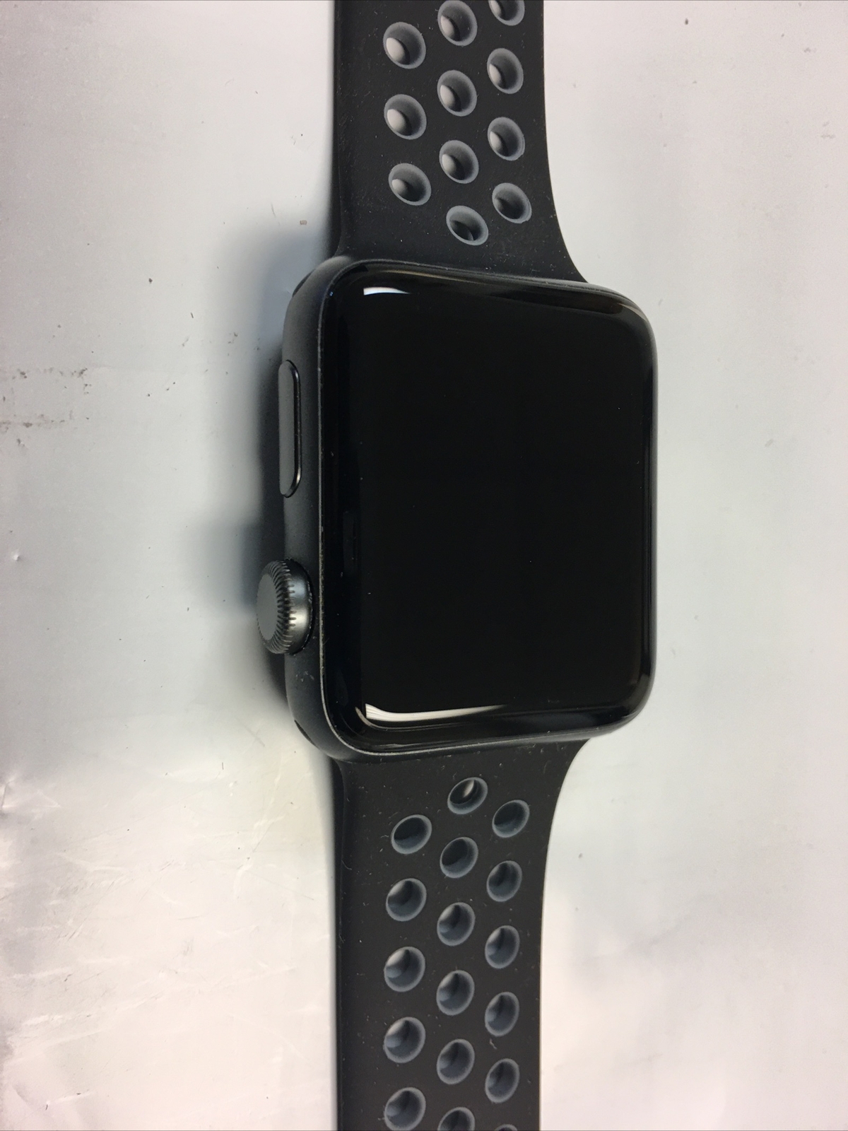 Apple Watch Nike+ 42mm Aluminum Case Black/Cool Gray Sport Band – (MNYY2LL/A)