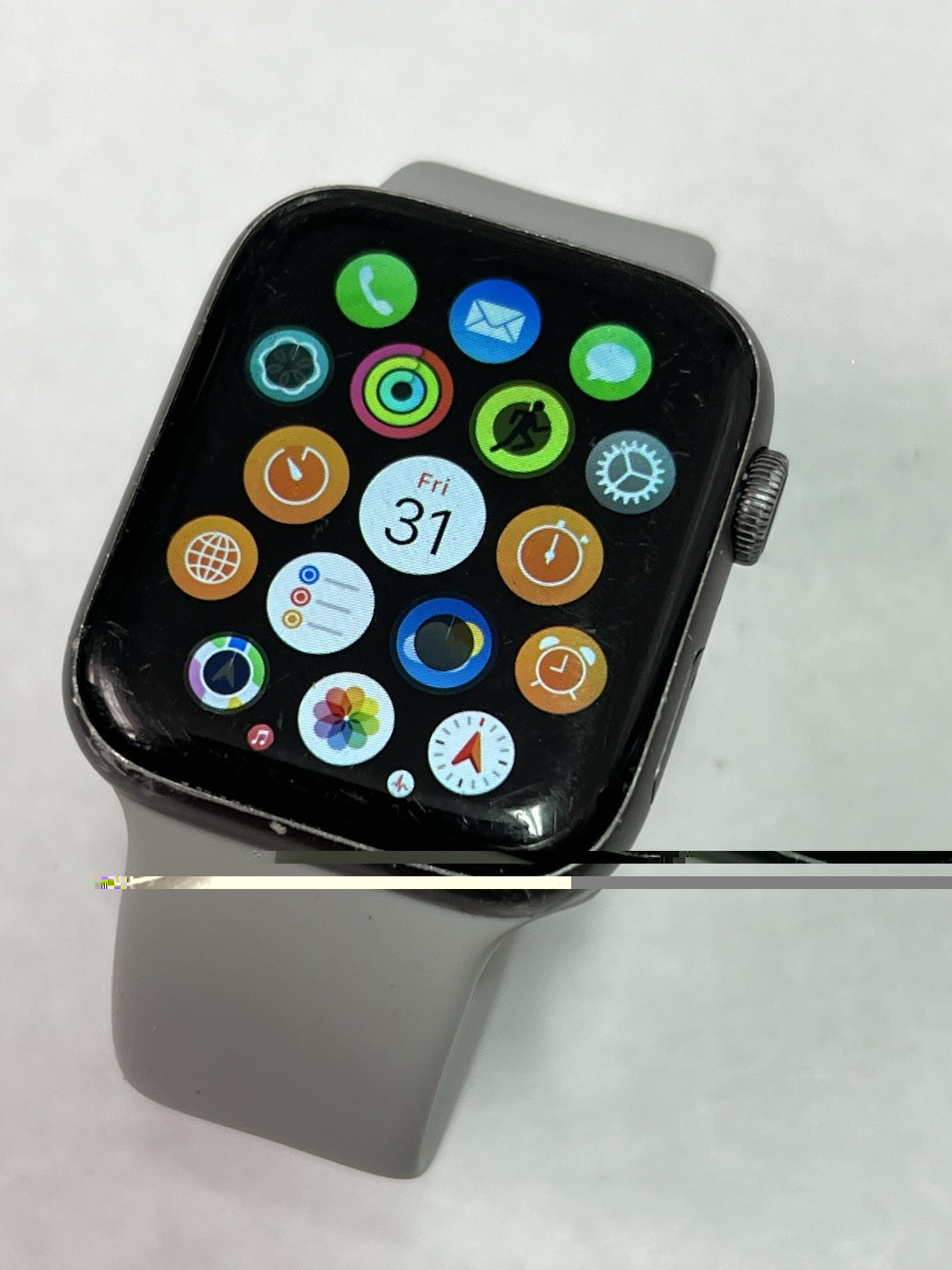 Apple Watch Series 5 44mm black Aluminum Case Sport Band GPS- scratches