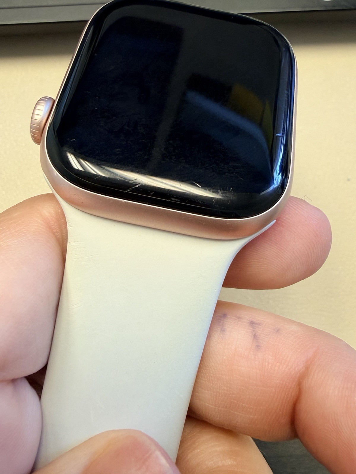 Apple Watch Series 10 42mm rose gold Aluminum Case GPS 64GB White Silicone Band