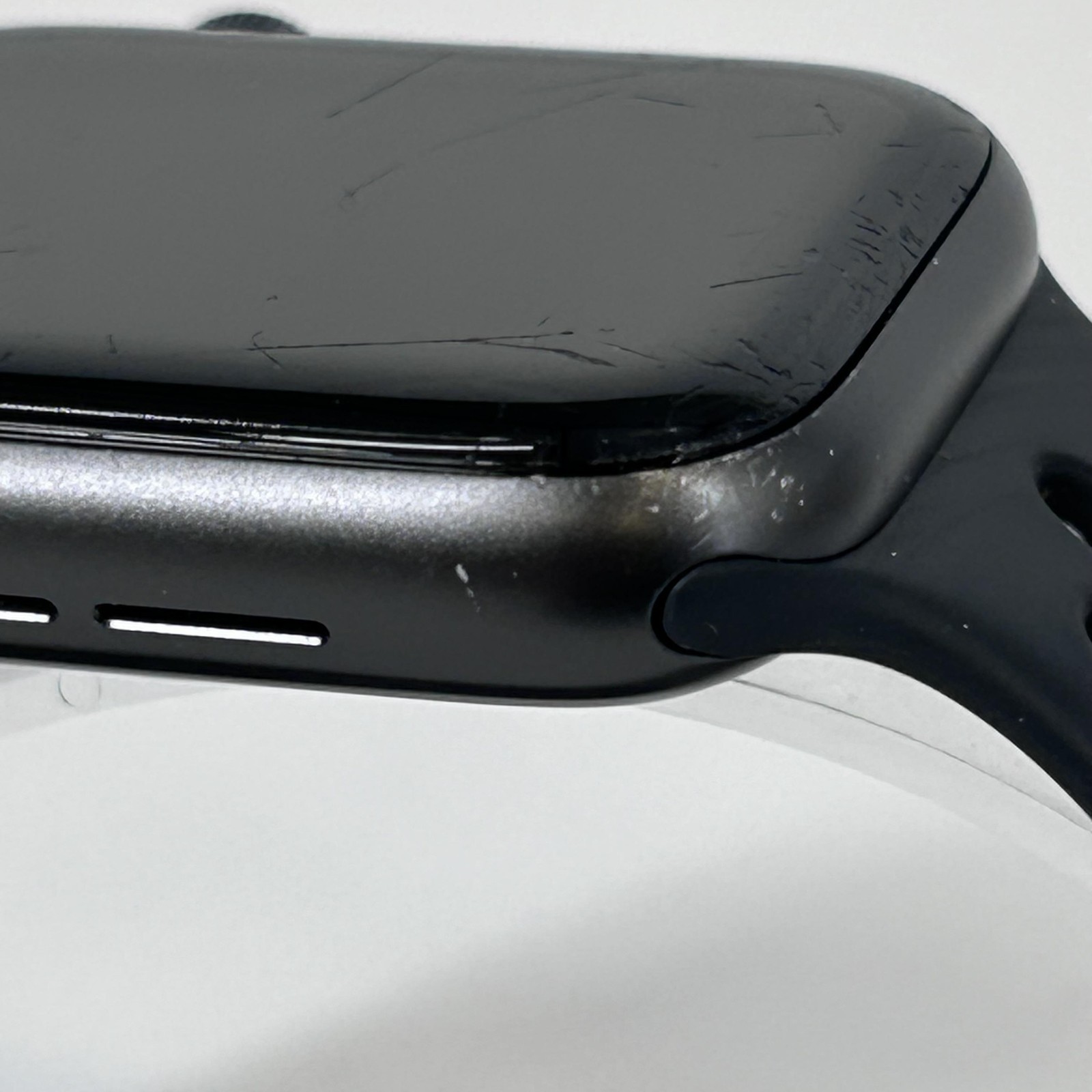 Apple Watch SE (1st Gen) 44mm Space Grey Aluminum (LTE) w/Black Nike Sport- Fair