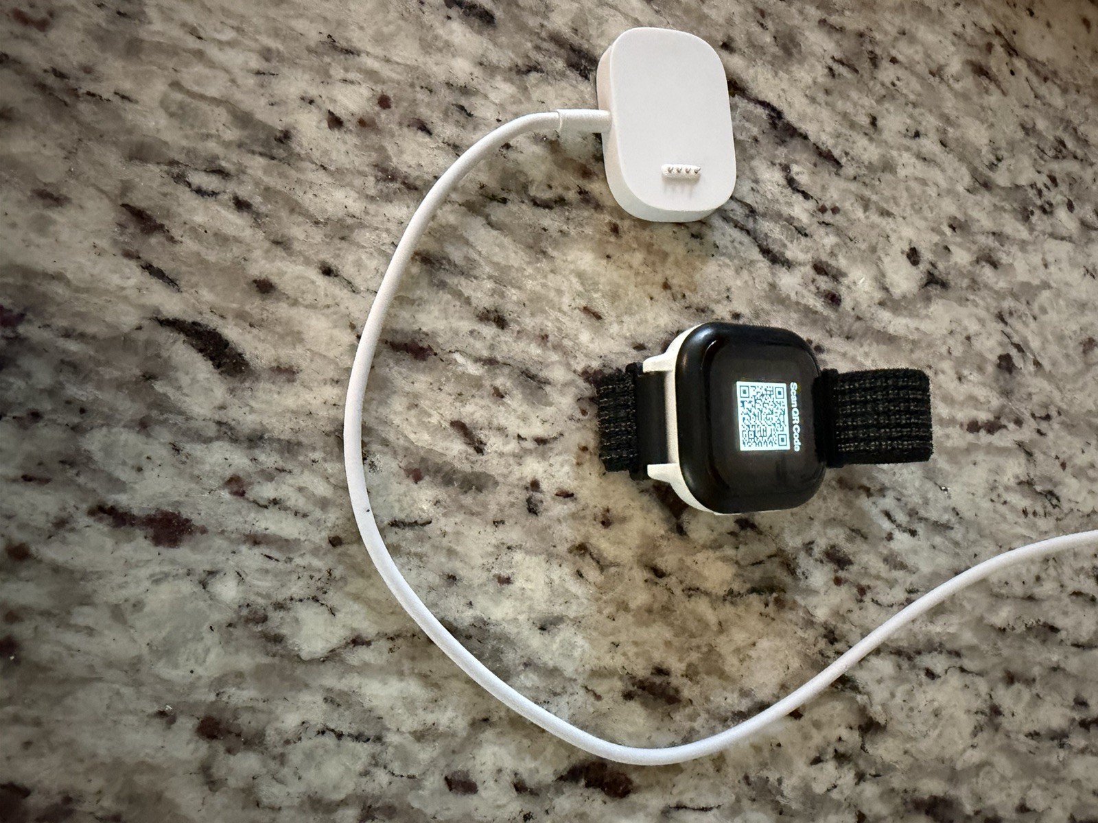Gizmowatch Gizmo Watch 2 Smartwatch Verizon – Black With NEW Black velcroBand
