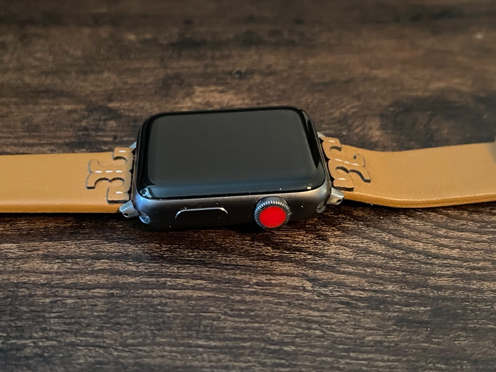 Apple Watch Series 3 42mm Space Gray Aluminum Case With Tan Leather Band (GPS)