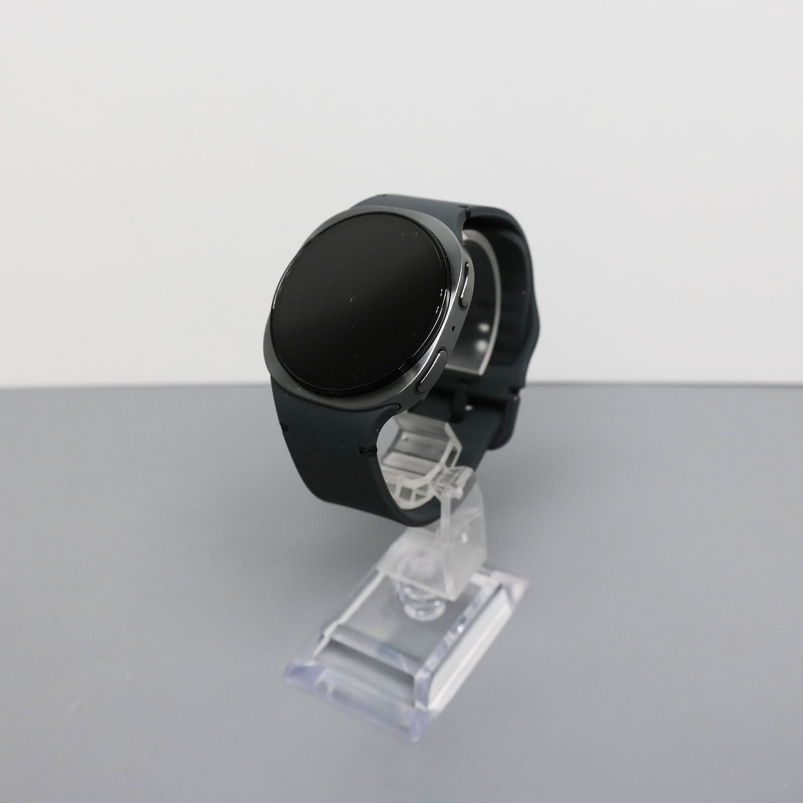 Samsung Galaxy Watch8 SM-L325U 40mm LTE Aluminum Smartwatch – Graphite