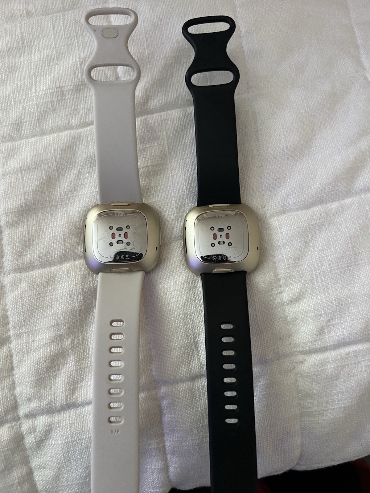 Fitbit Smart Watch Goldish Aluminum, Black Silicone Band