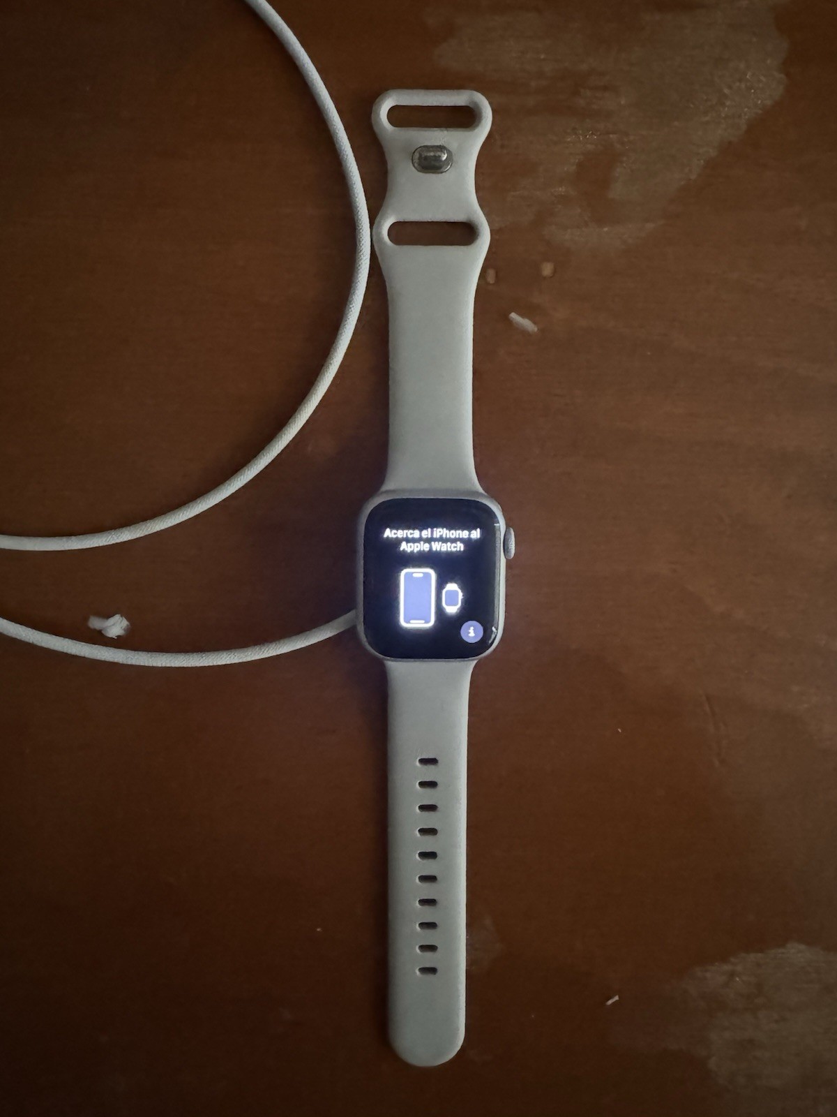 Apple Apple Watch 9. 40mm Silver Aluminum Case White Silicone Band Touchscreen