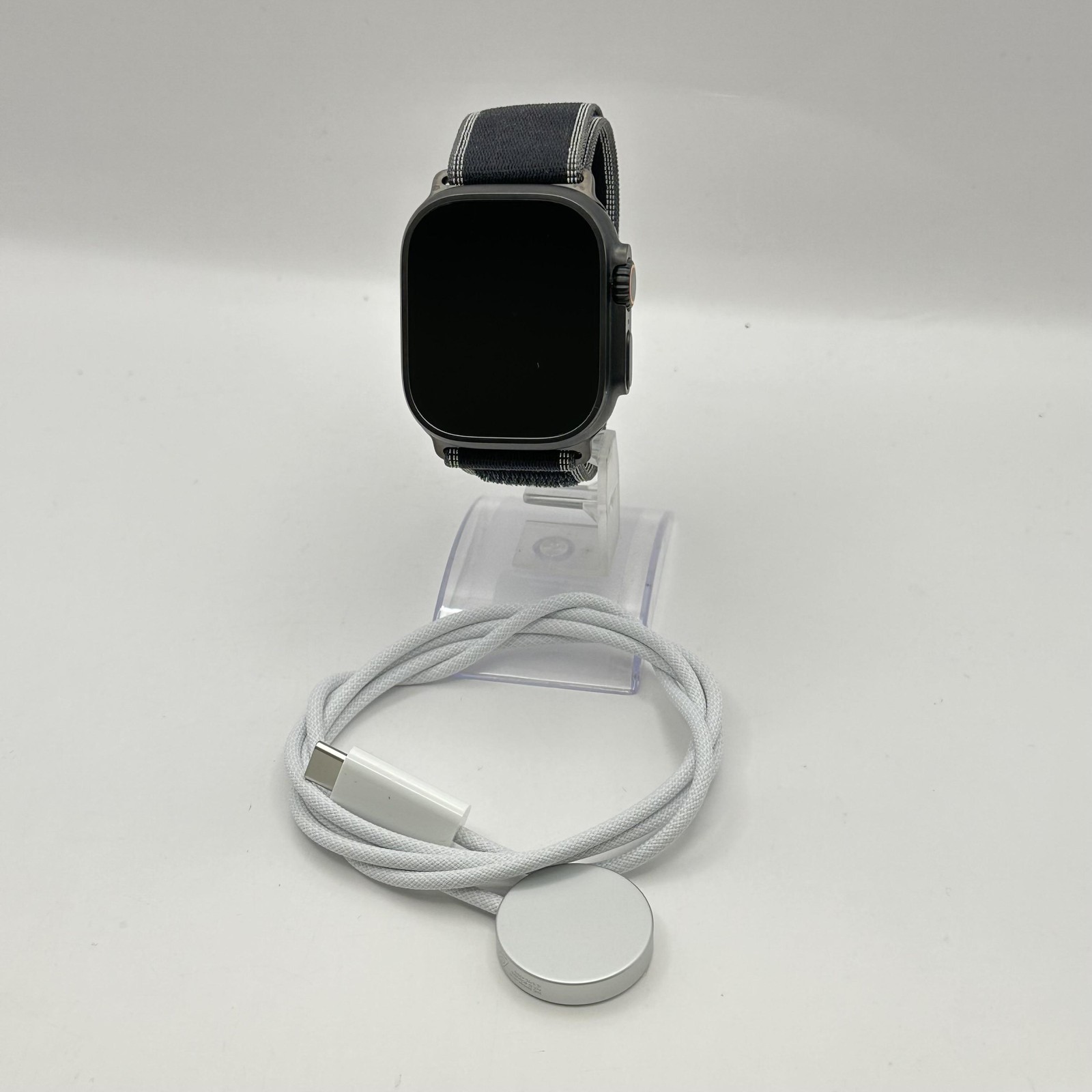 Apple Watch (Ultra 3) 49mm Black Titanium w/Black/Charcoal Trail Loop (LTE)-9/10