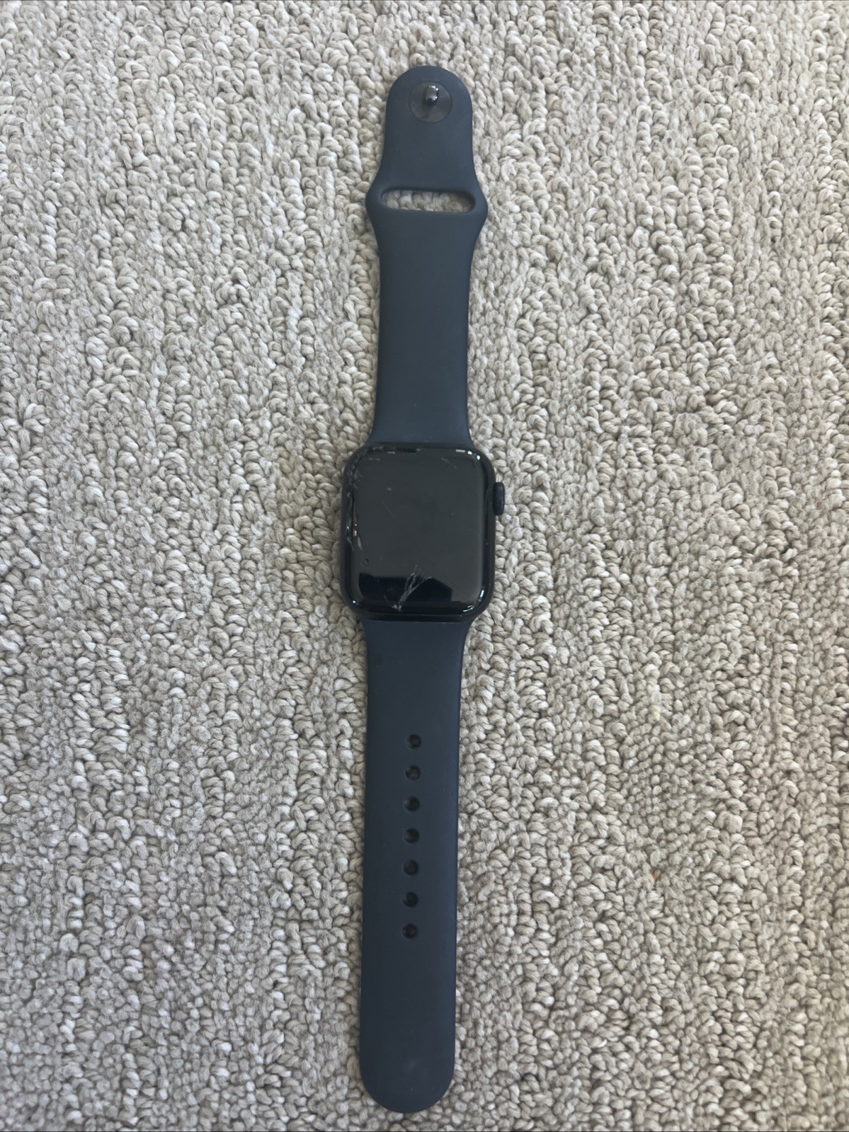 Apple Watch SE 40 MM Midnight Aluminum Case, Sport Band, Cracked Screen Untested
