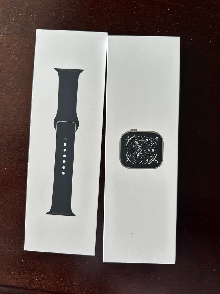 Apple Watch Series 11 GPS + Cellular, 46mm Natural Titanium Case Black Loop
