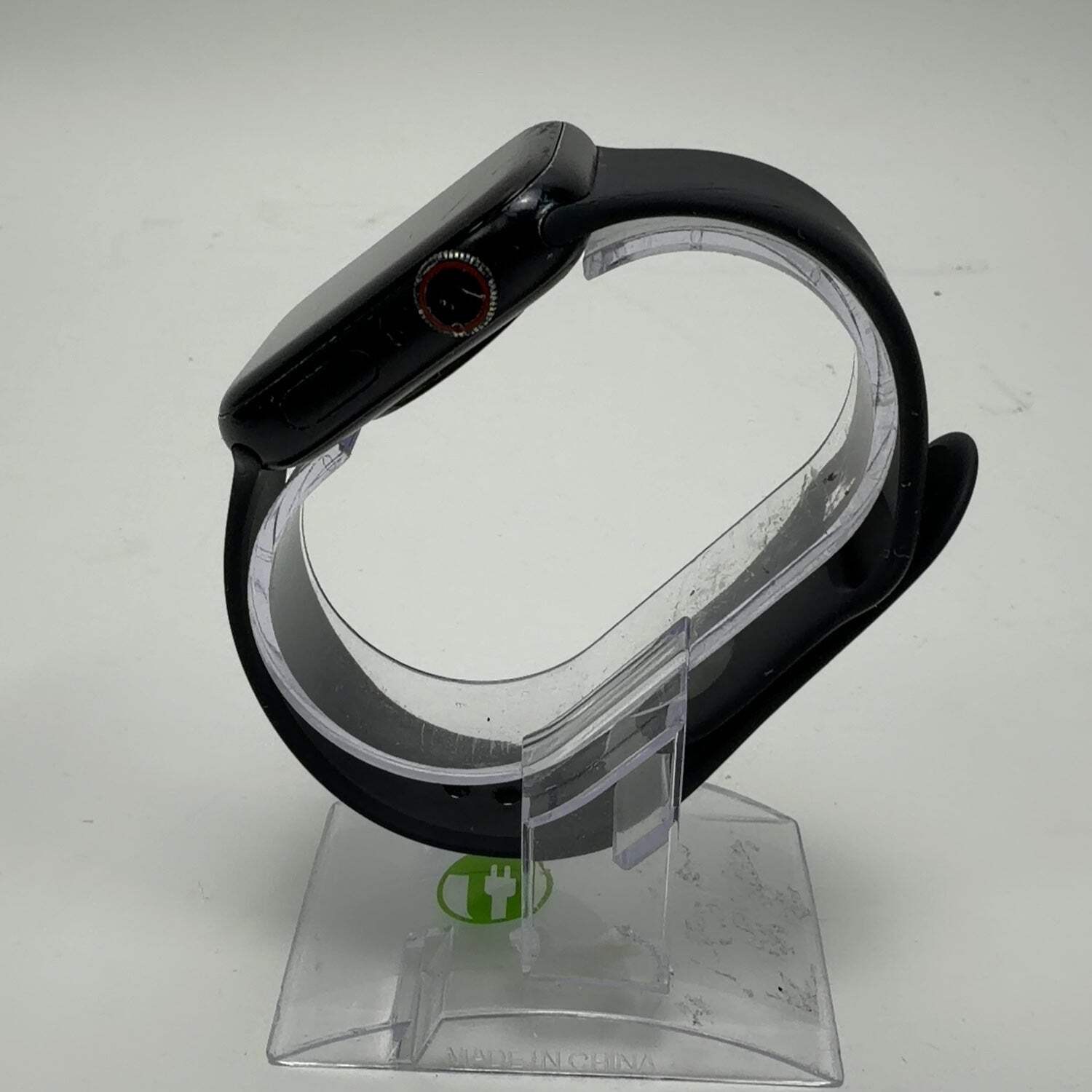 GPS Only Apple Watch SE 2nd Gen 44MM Midnight Aluminum Midnight Sport Band A2727