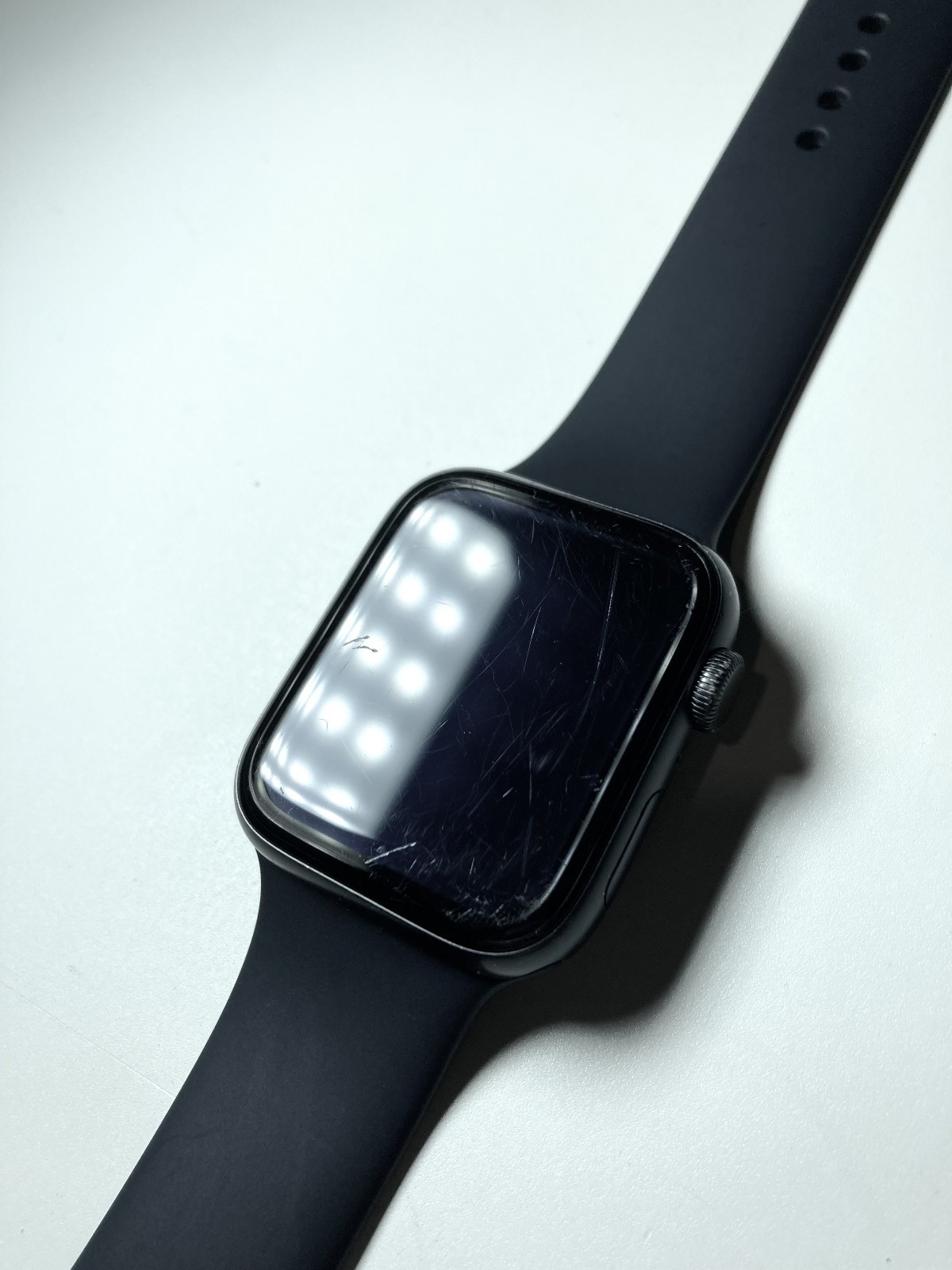 Apple Watch SE 1st Gen 44mm Black Sport Band No Cellular