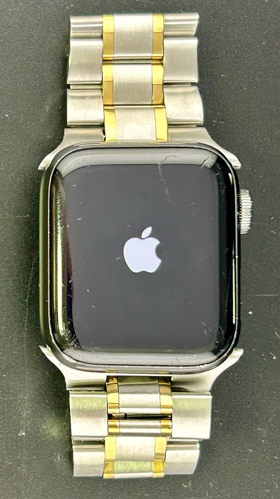 Apple Watch Series 6 40MM A2291 Black – Stainless Steel Silver/Gold