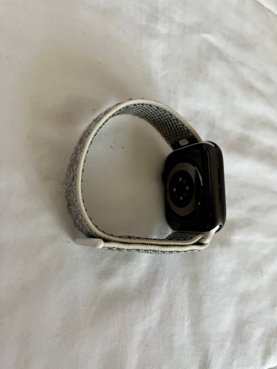 Apple Watch Series 6 (GPS + Cellular, 44mm) – Good Condition