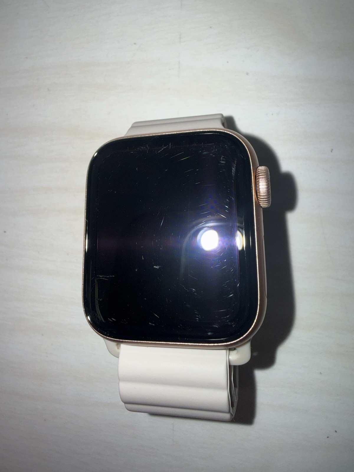 Apple Watch Series 6 40mm Gold Aluminum Case with Pink Sand Sport Band – Regular