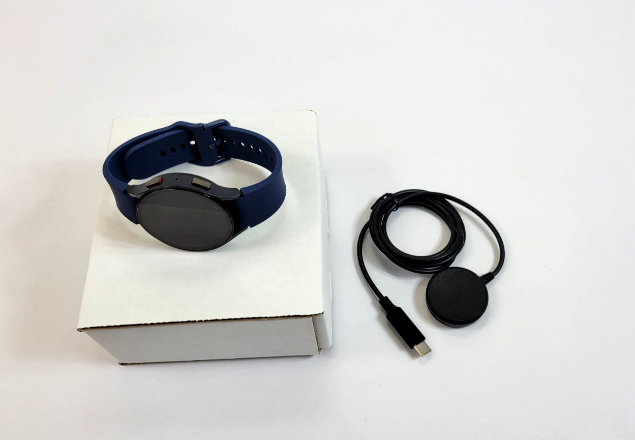Samsung Galaxy Watch6 44mm WIFI + 4G LTE Graphite Navy Band SM-R945U -Excellent