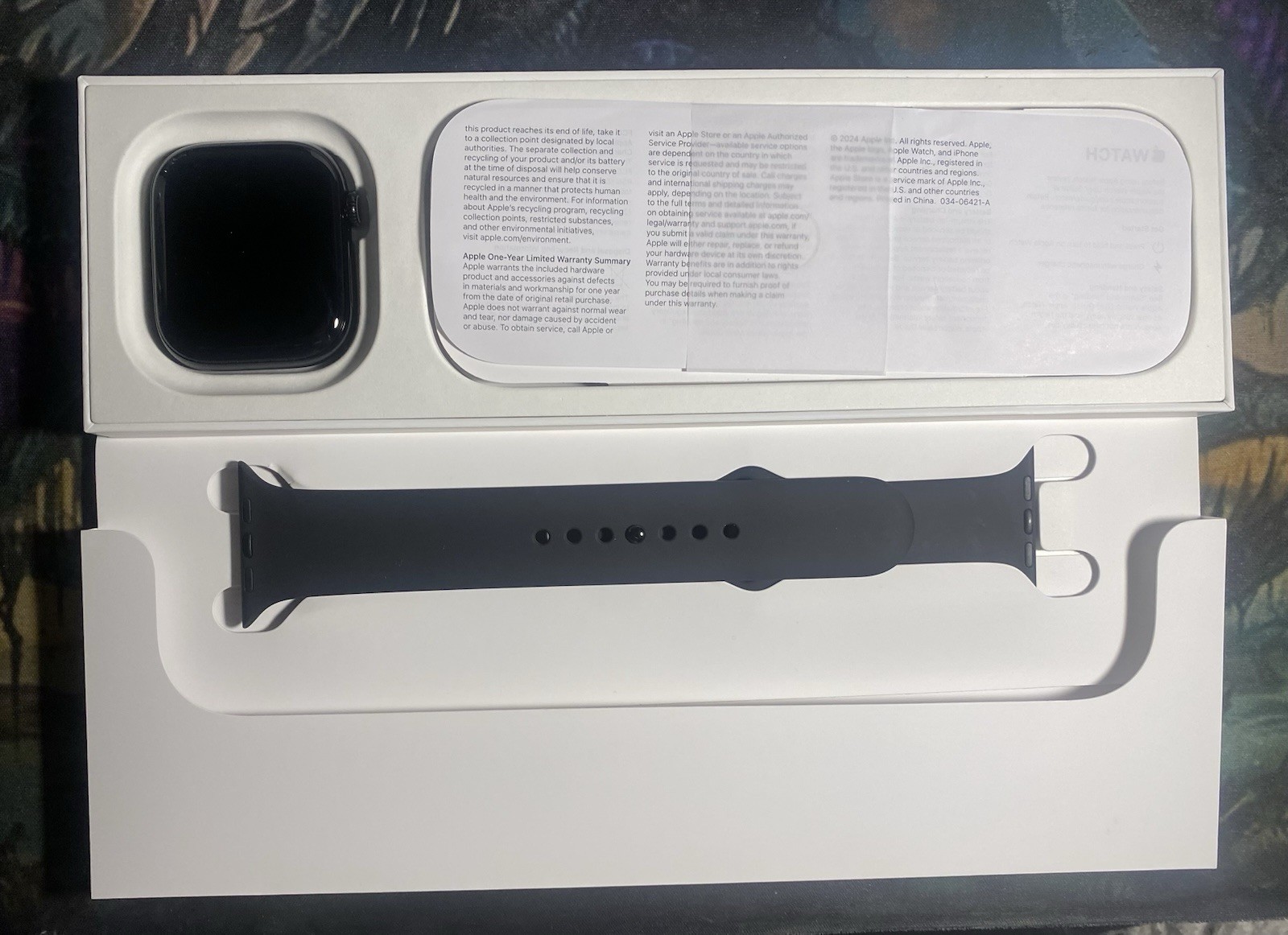 Apple Watch 44mm Black Aluminum Case Black Silicone Band Accelerometer
