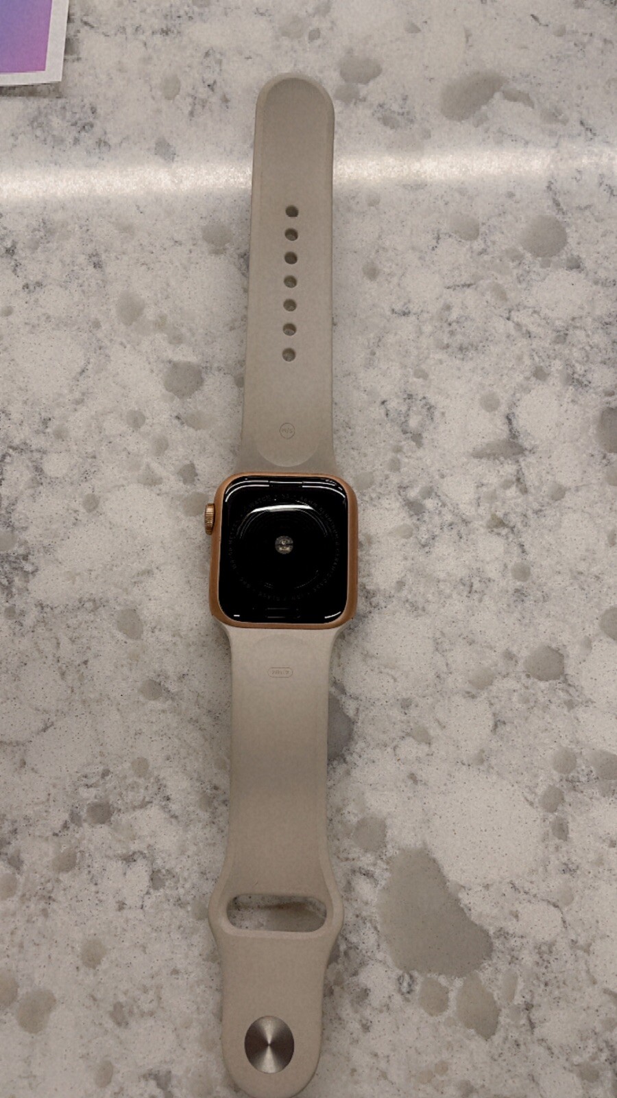 Apple Watch SE 40mm Gold Aluminum Case with Pink Sand Sport Band – Regular (GPS