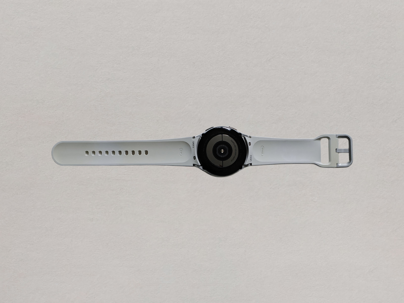 Samsung Galaxy Watch4 Bluetooth 40mm 16GB SM-R860 GPS WiFi Silver Aluminum