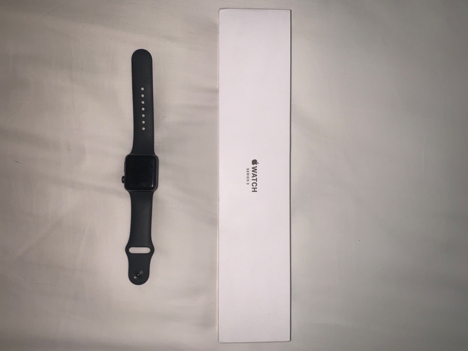 Apple Watch Series 3 38 mm Gray Case Black Aluminium Smartwatch – MTF02LLA
