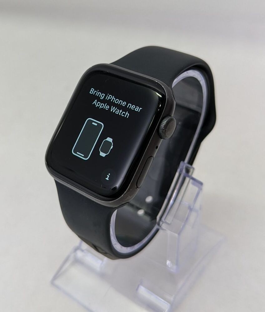 Apple Watch Series 5 44mm – Grey Aluminum (GPS) w/ Black Sport Band