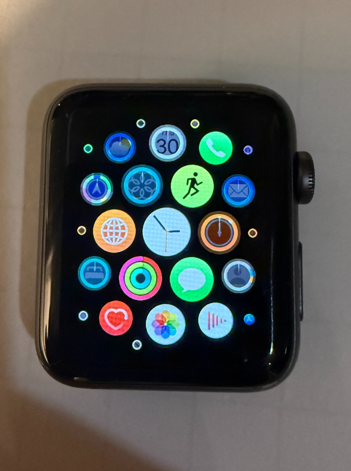 Apple Watch Series 3gps 42 Mm (Battery Health 92%) Space Gray Aluminum w/ Band