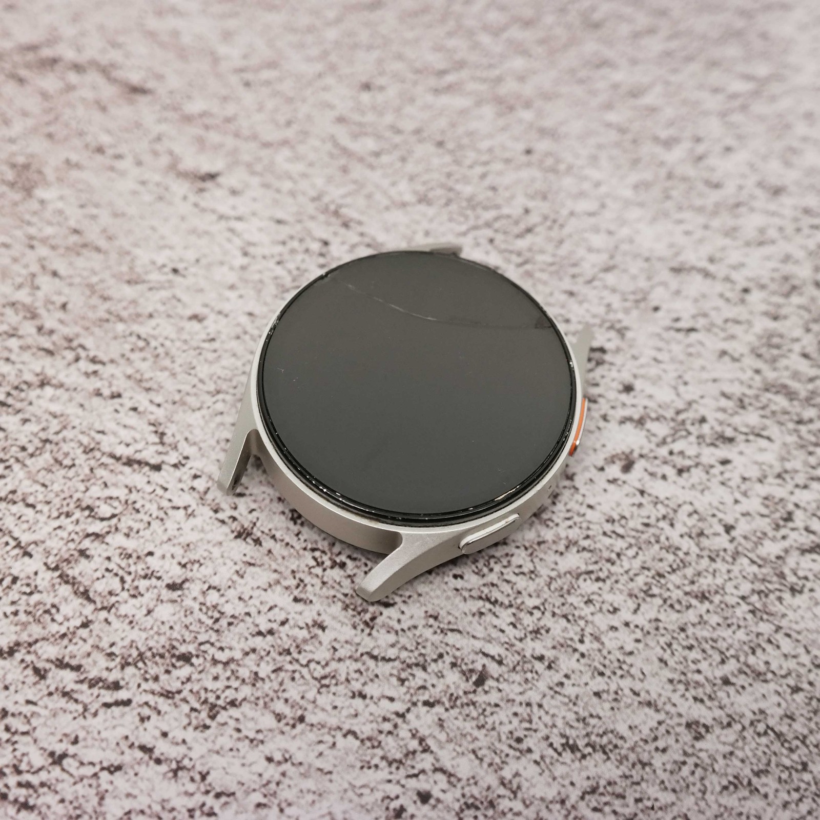 Samsung Galaxy Watch7 SM-L300 40mm Aluminum Cream BROKEN
