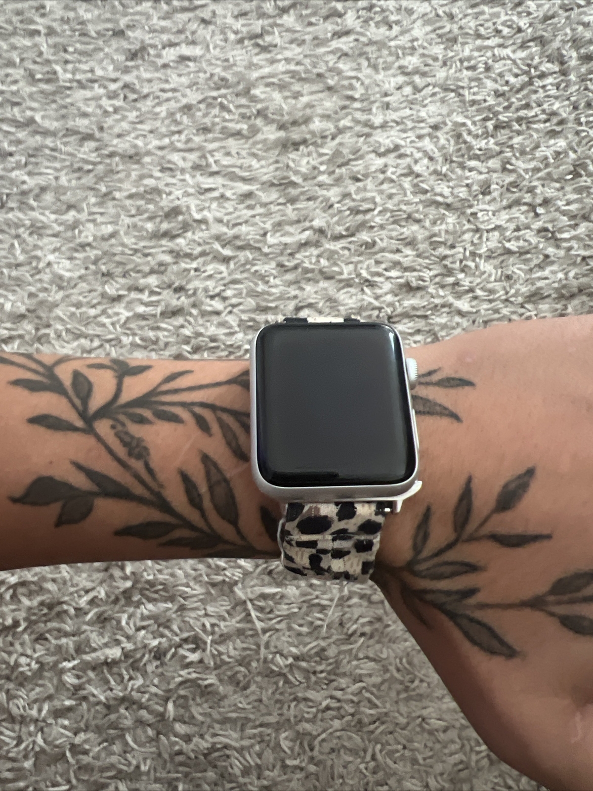 Apple Watch Series 3 GPS 42mm Aluminum Case Silver Aluminum Smartwatch -…